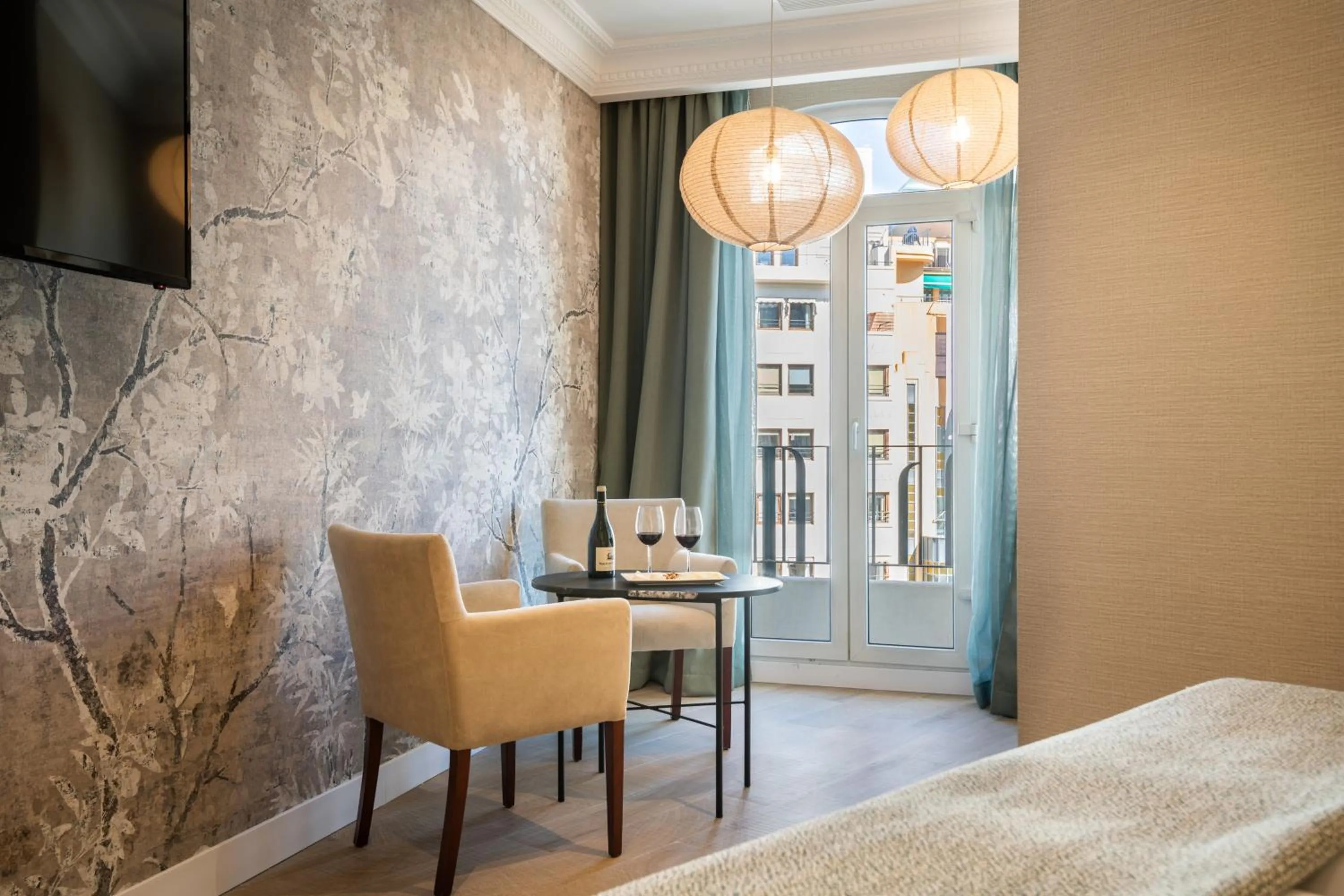 Bedroom, Bed in Melia Plaza Valencia