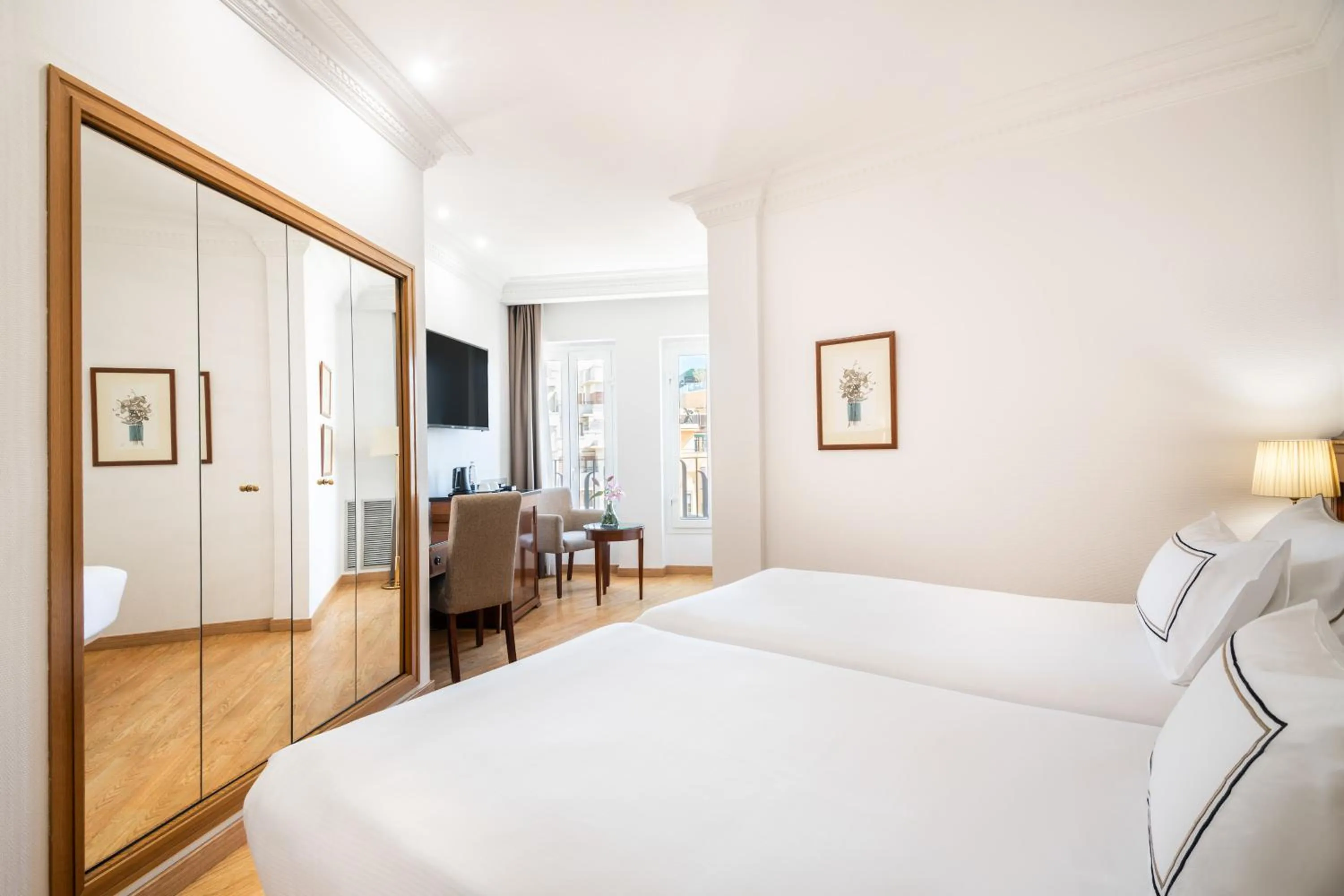 Bed in Melia Plaza Valencia