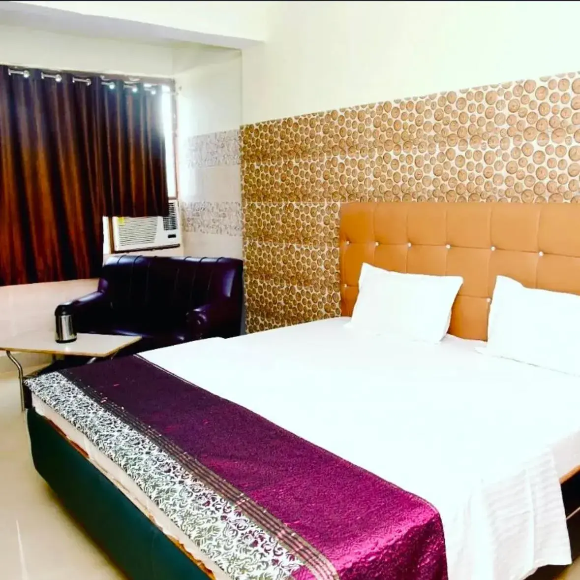 Large Double Room - single occupancy in Ankur Hotel Large Double Room - single occupancy in Ankur Hotel