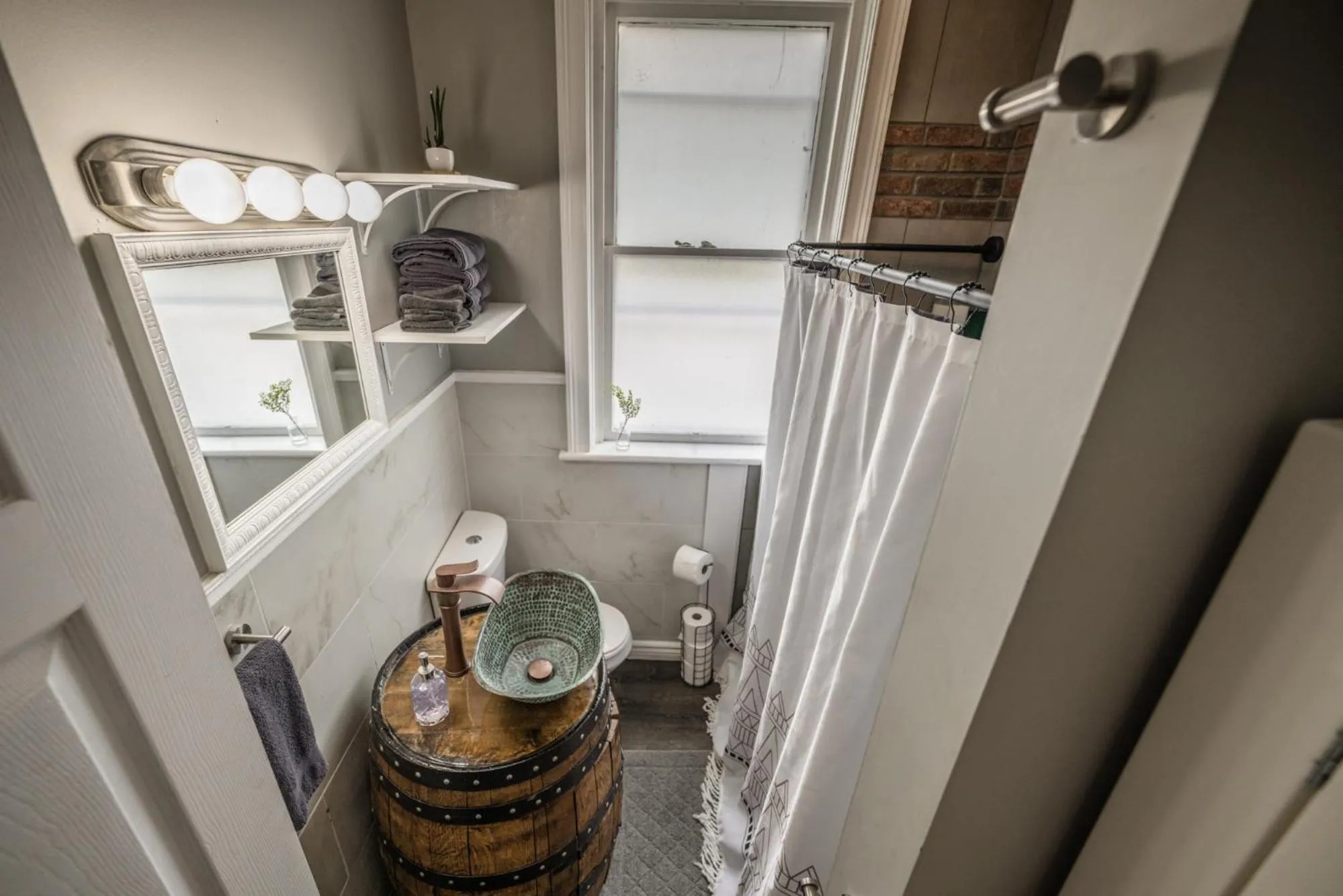 One-Bedroom Apartment with River View in BurgBnB Riverfront