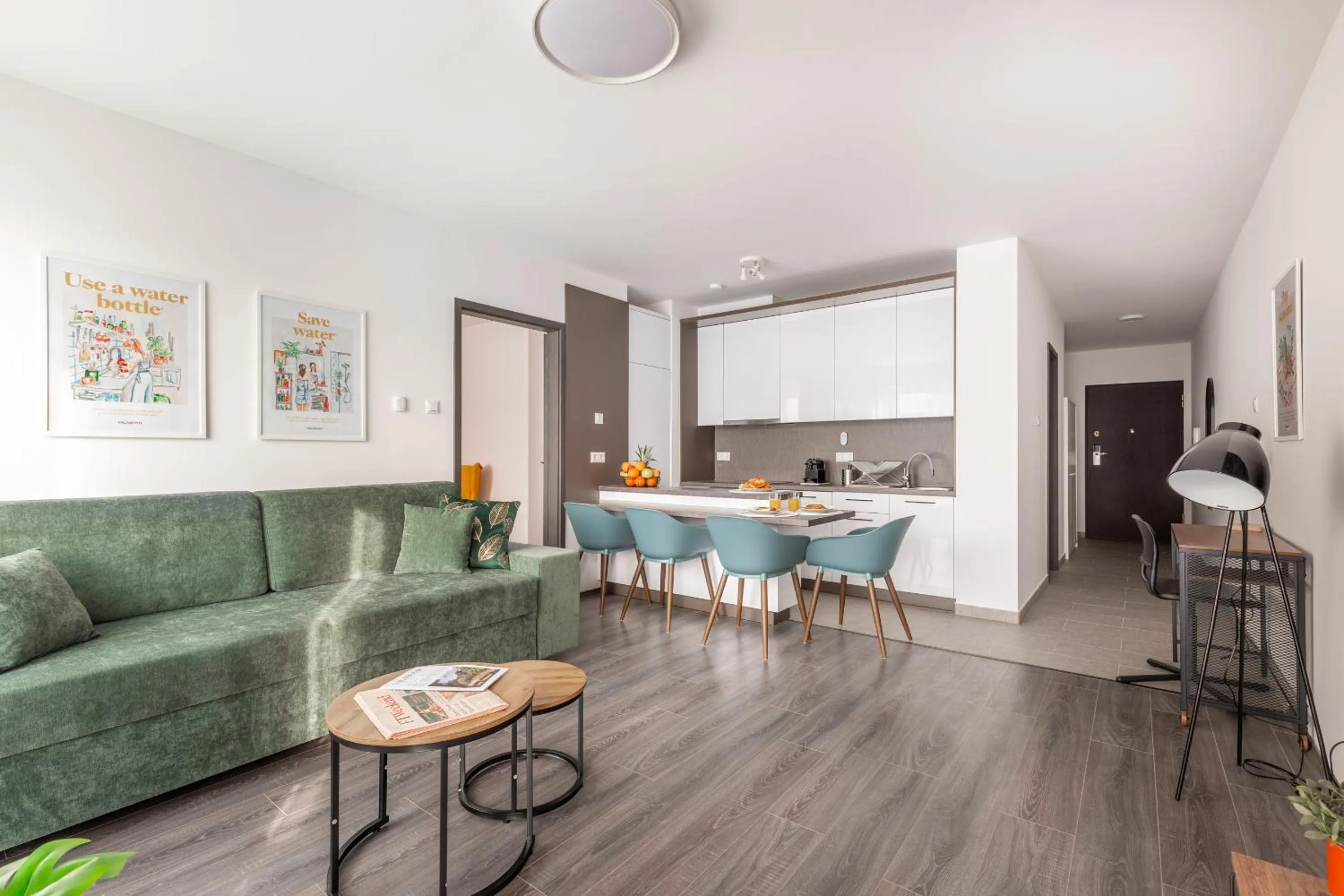 Kitchen or kitchenette in Hock Residence by Vagabond