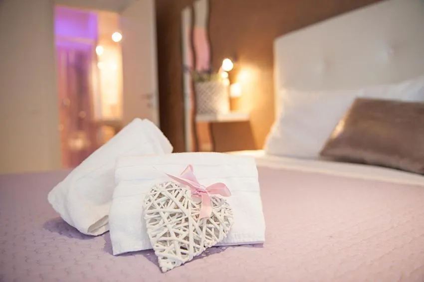 Decorative detail, Bed in Domus Casaletto