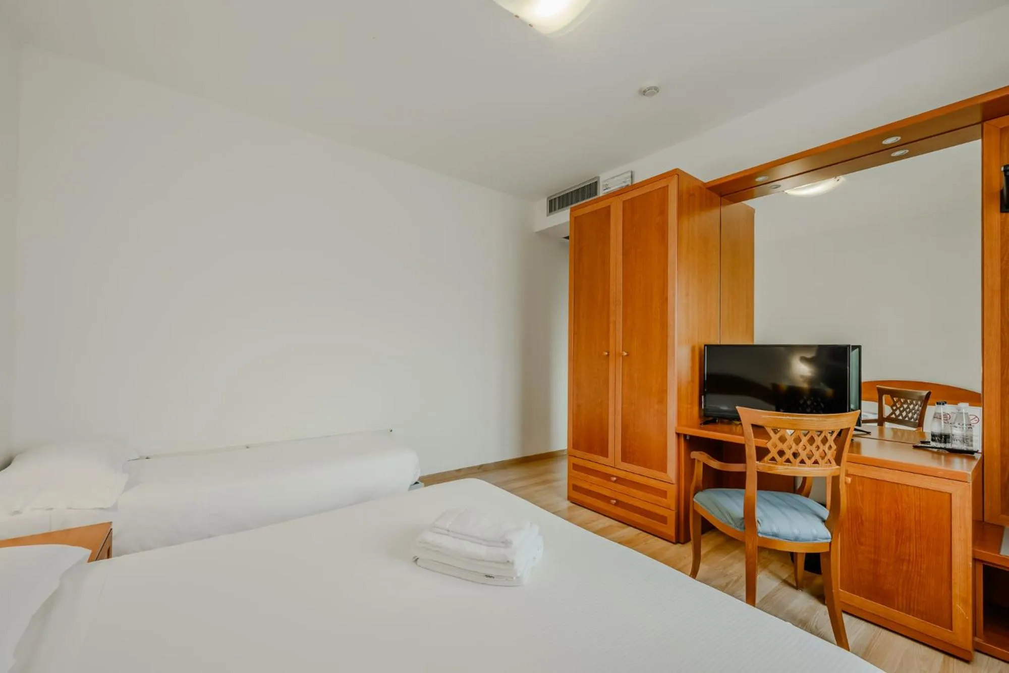 Photo of the whole room, Bed in Hotel Nuova Barcaccia