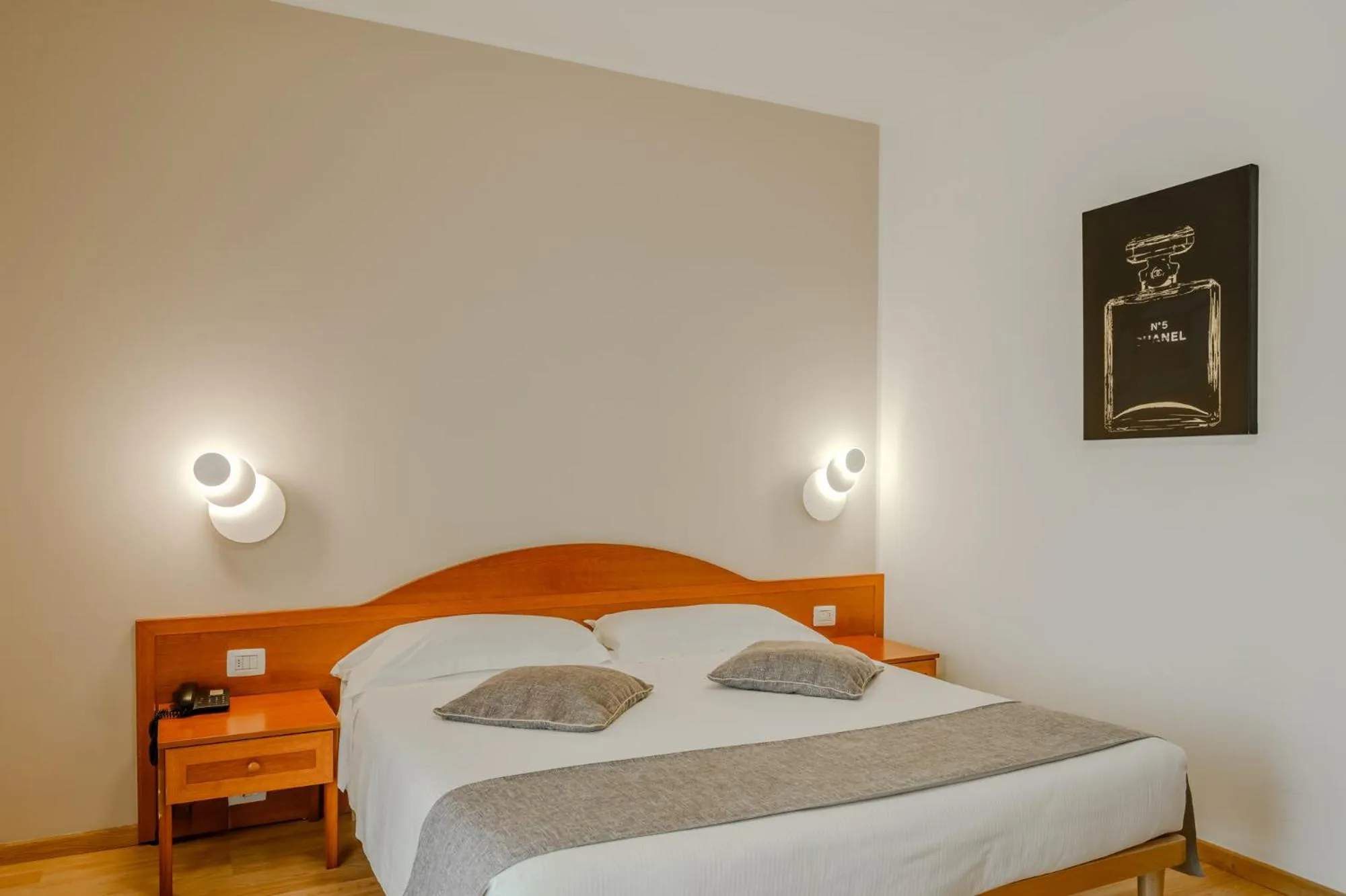 Bedroom, Bed in Hotel Nuova Barcaccia