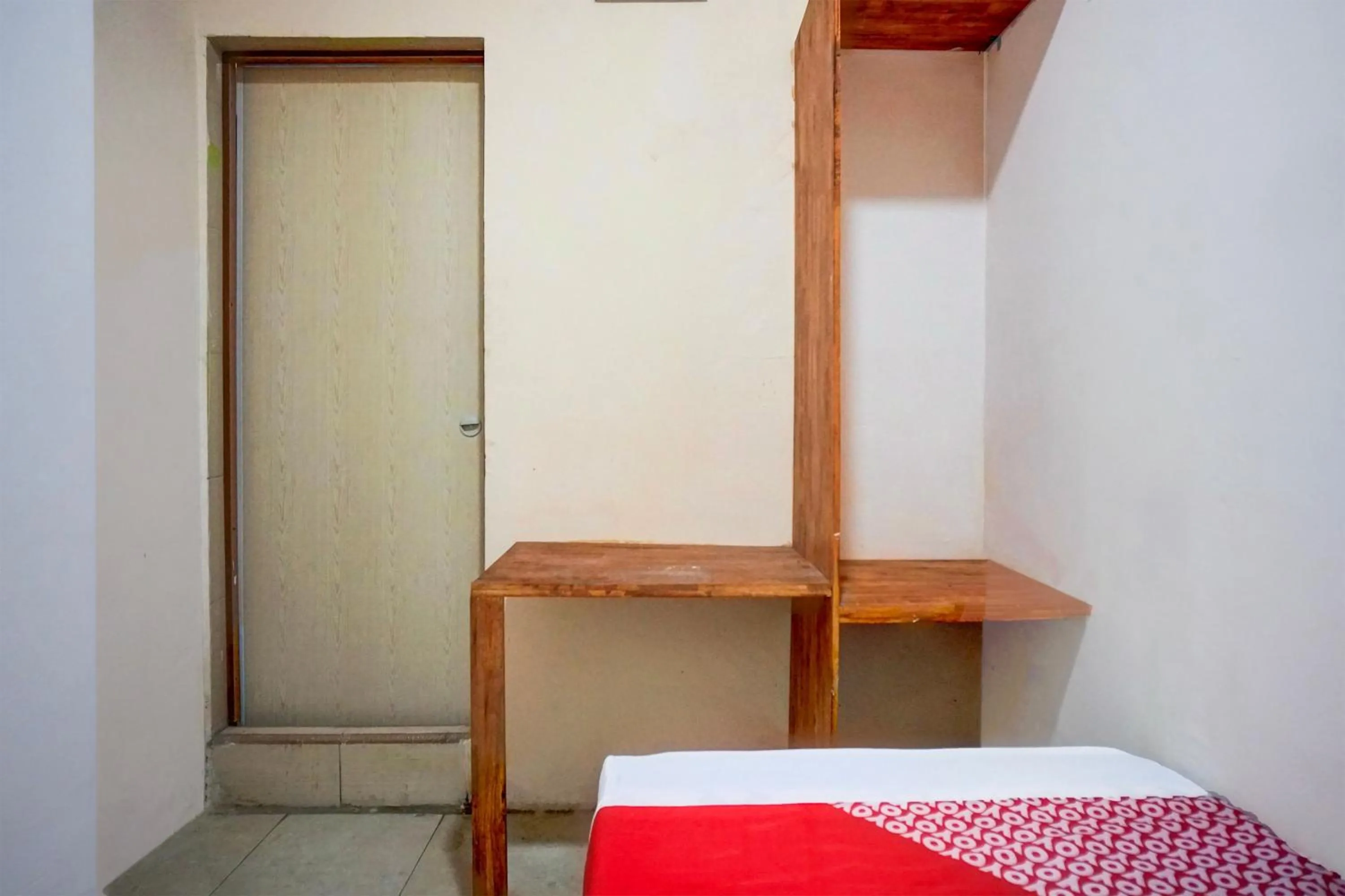 Bedroom, Bed in Hotel O Medan City Center Near Plaza Medan Fair Formerly Waringin Residence