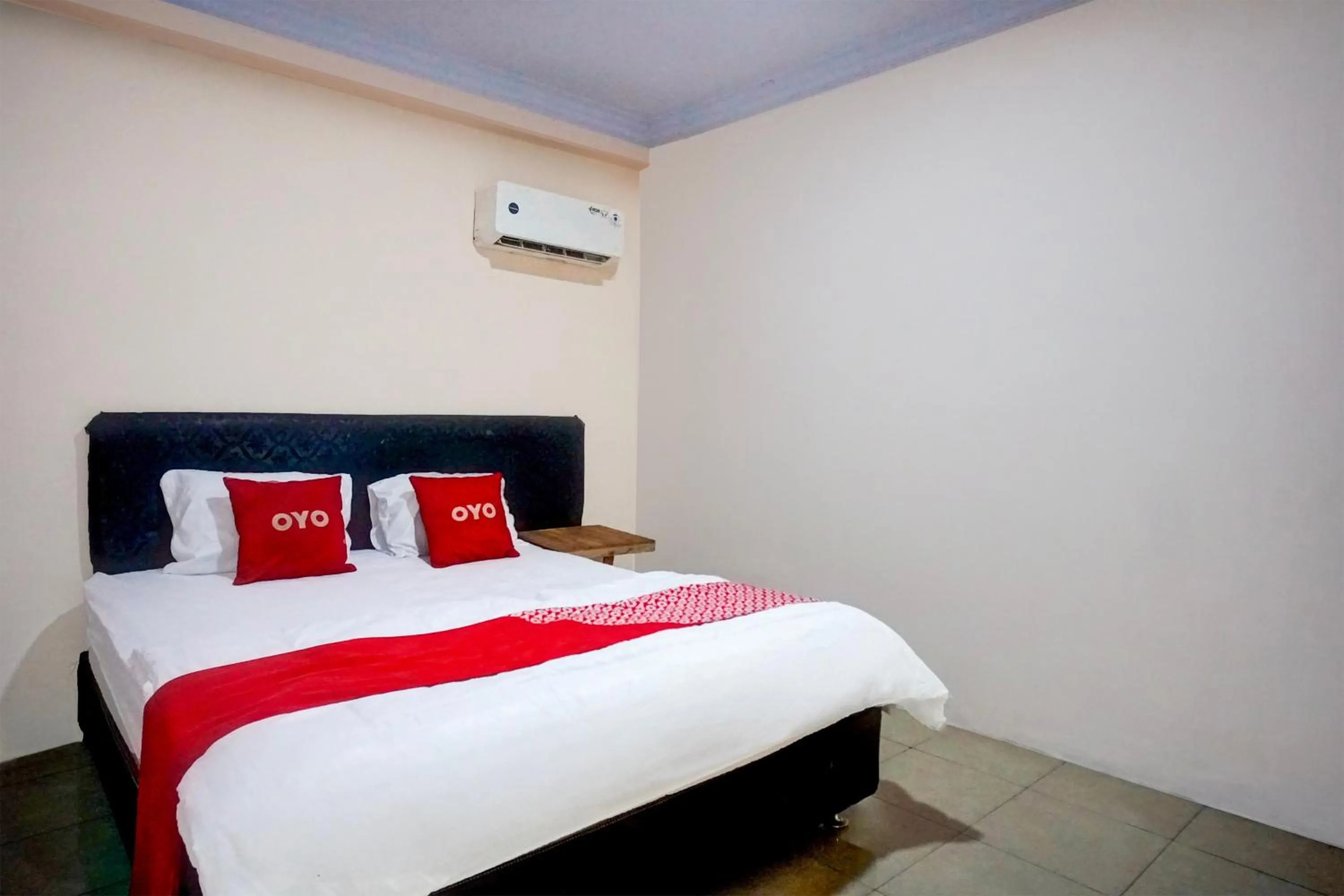 Bedroom, Bed in Hotel O Medan City Center Near Plaza Medan Fair Formerly Waringin Residence