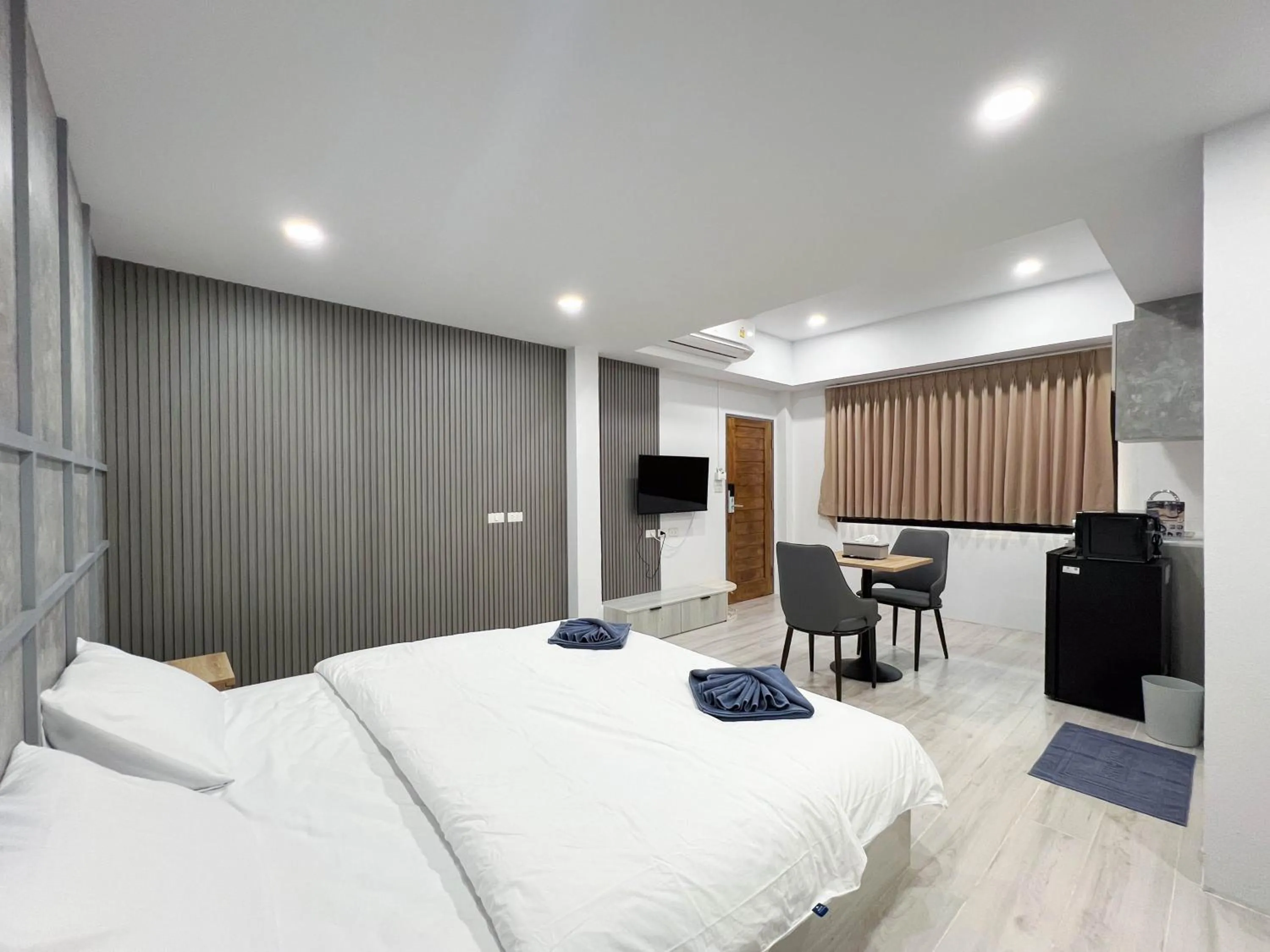 Photo of the whole room, Bed in C You Home at CNX