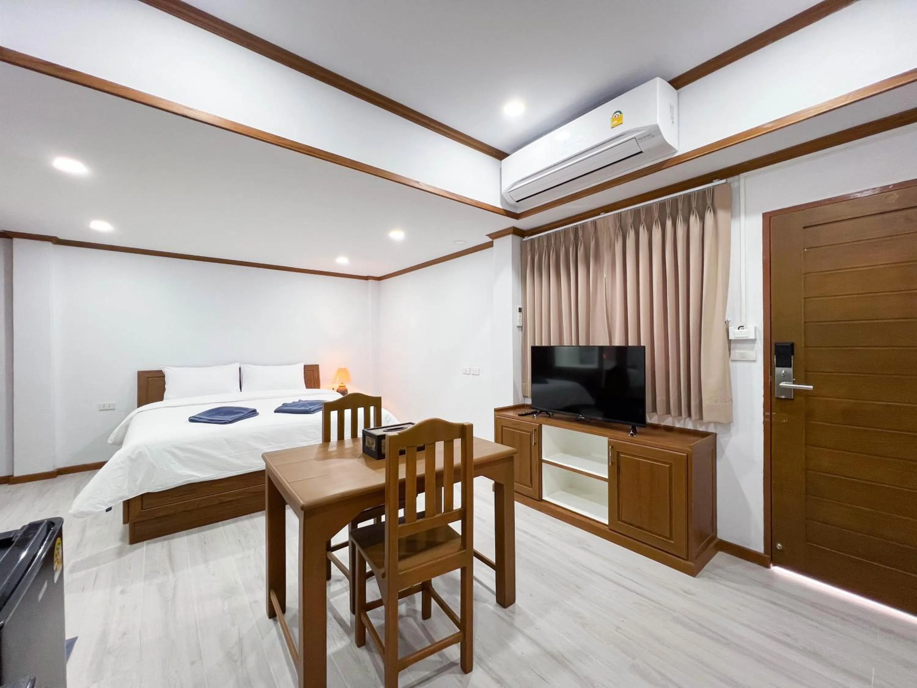 Photo of the whole room, Bed in C You Home at CNX