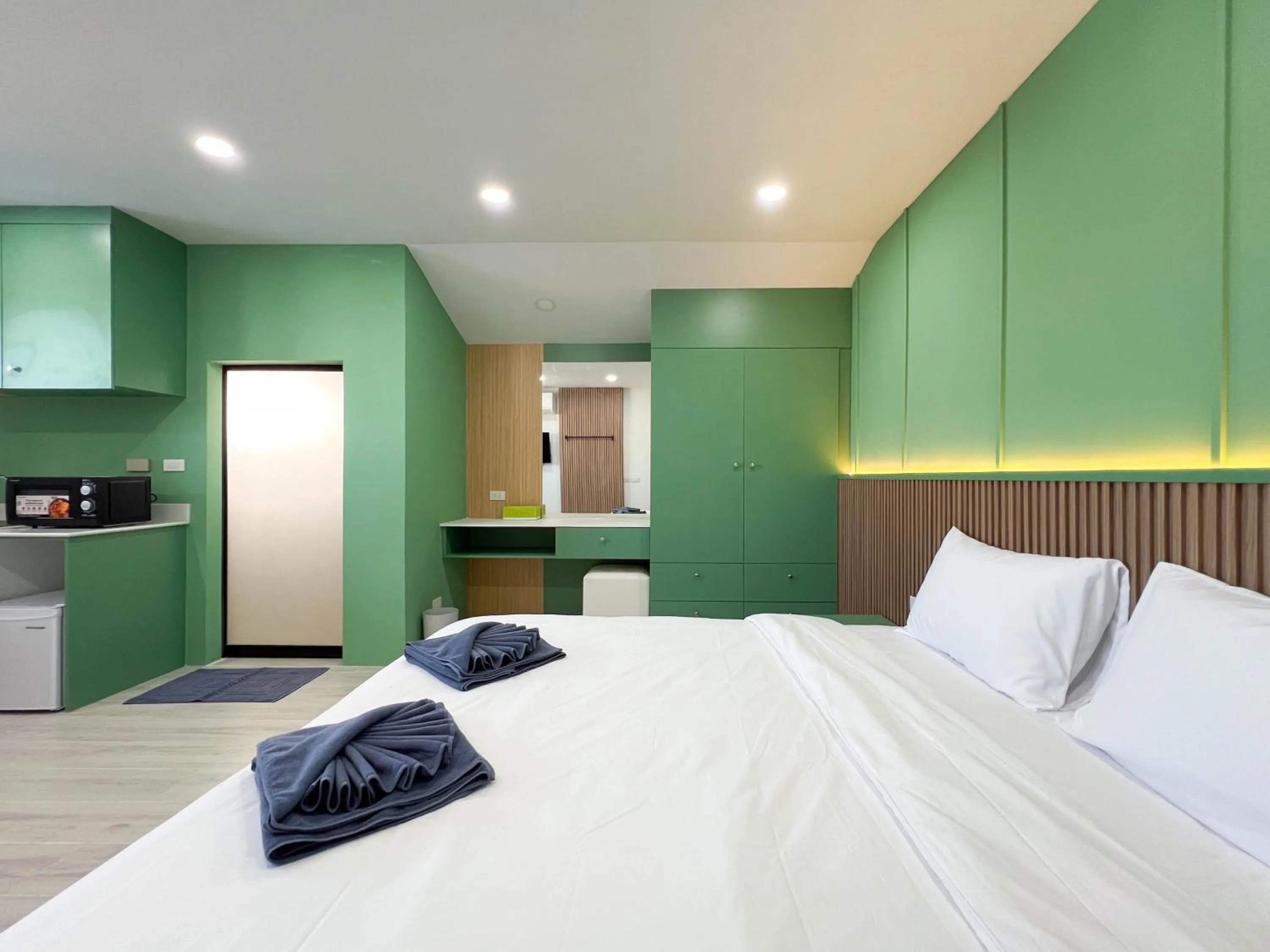 Photo of the whole room, Bed in C You Home at CNX