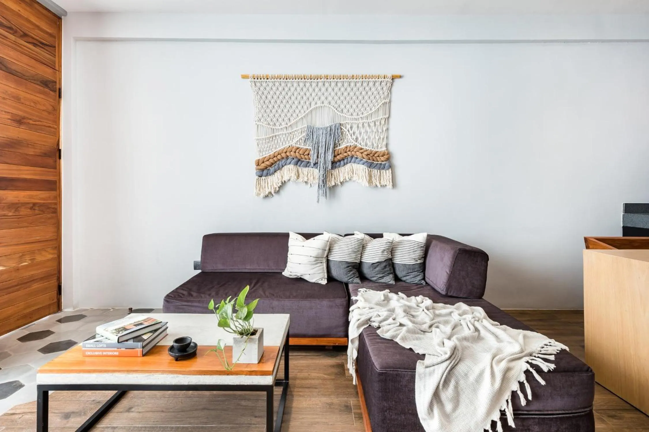 Leaf Boutique Condos