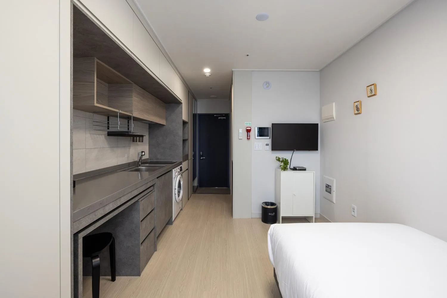 Bedroom, Bed in Grand Bleu Hotel & Residence