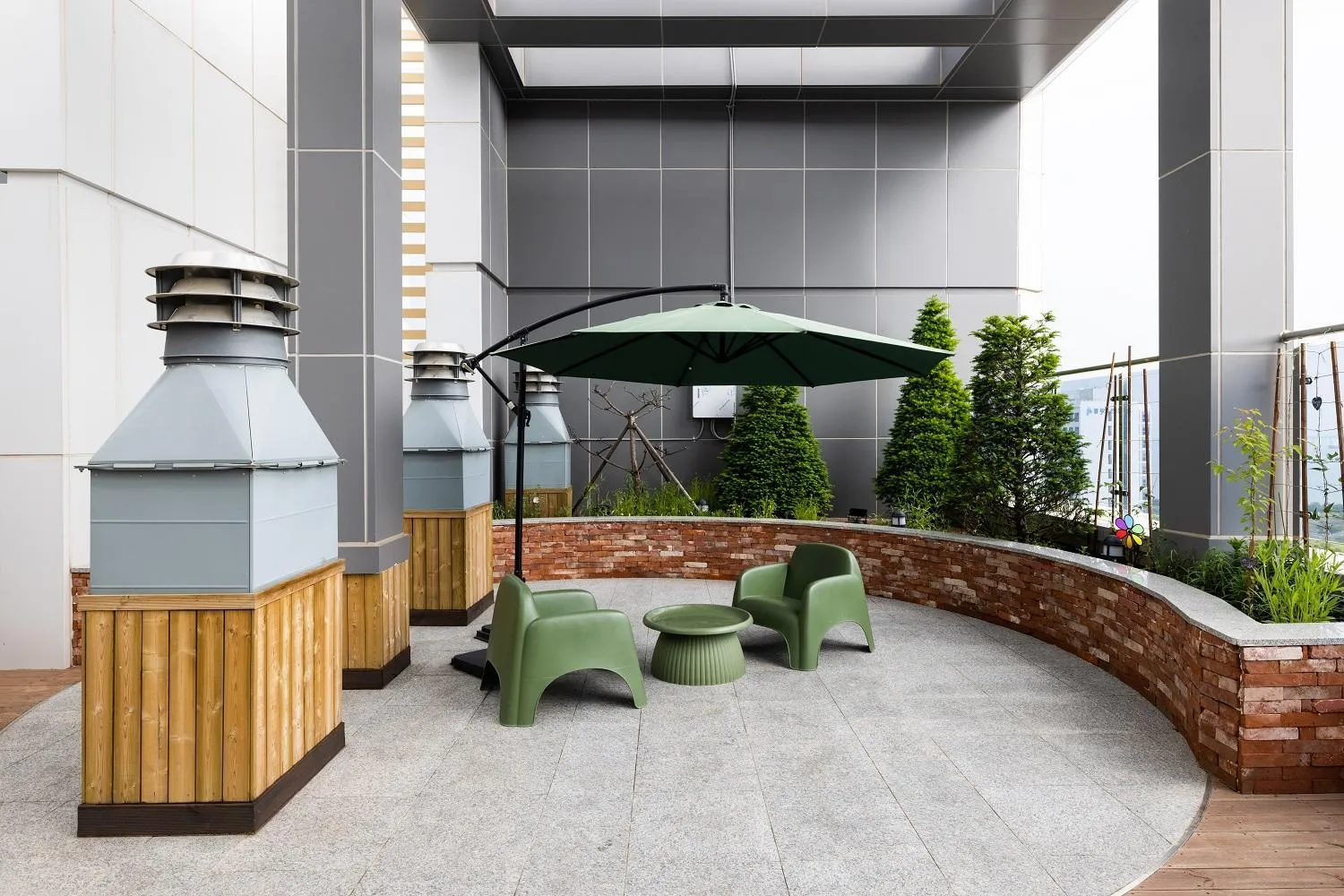 Garden in Grand Bleu Hotel & Residence