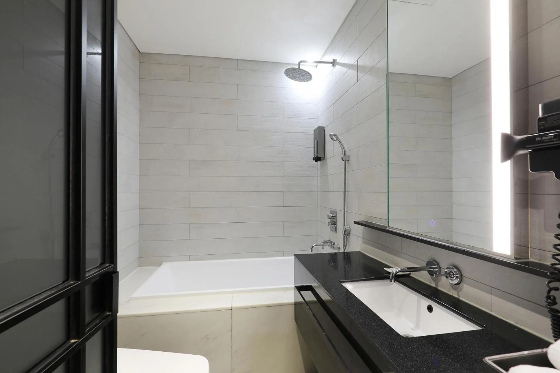 Hotel The Designers Premier Seongsu and Konkuk Univ