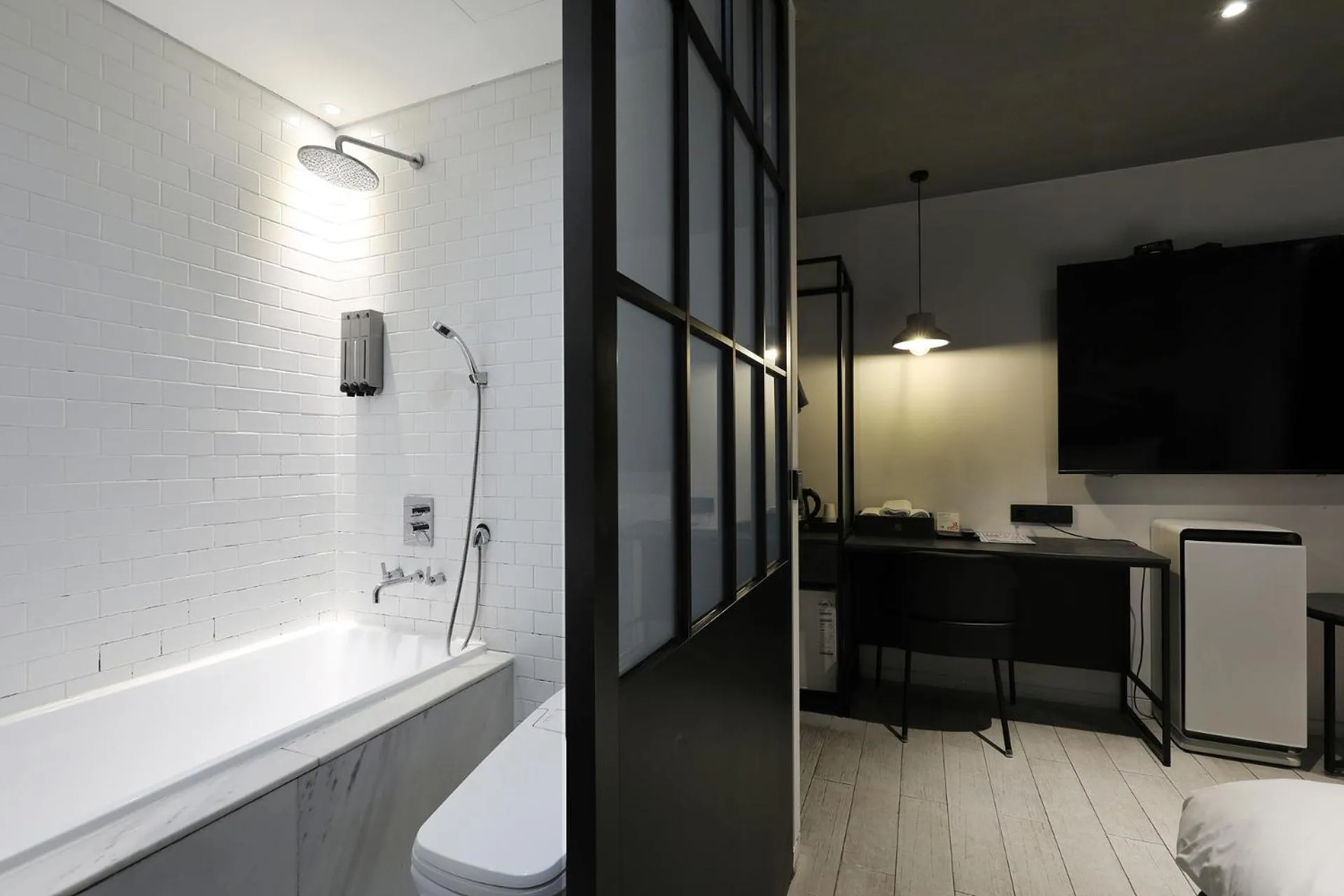 Hotel The Designers Premier Seongsu and Konkuk Univ