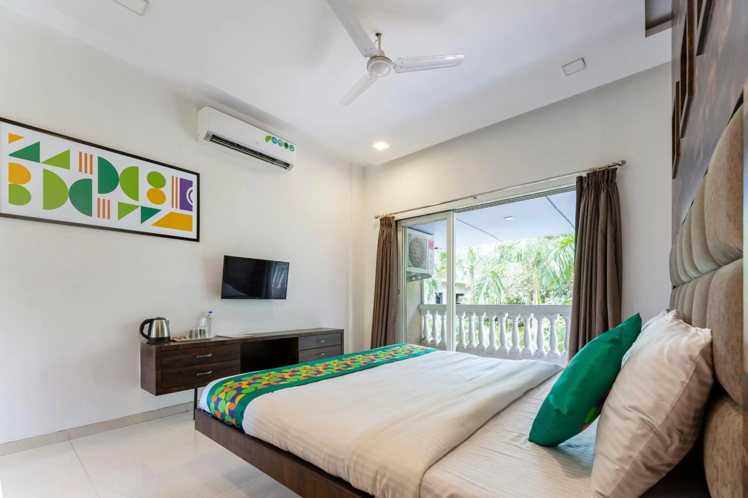 Bedroom, Bed in Treebo Blue Roof, Kelwa