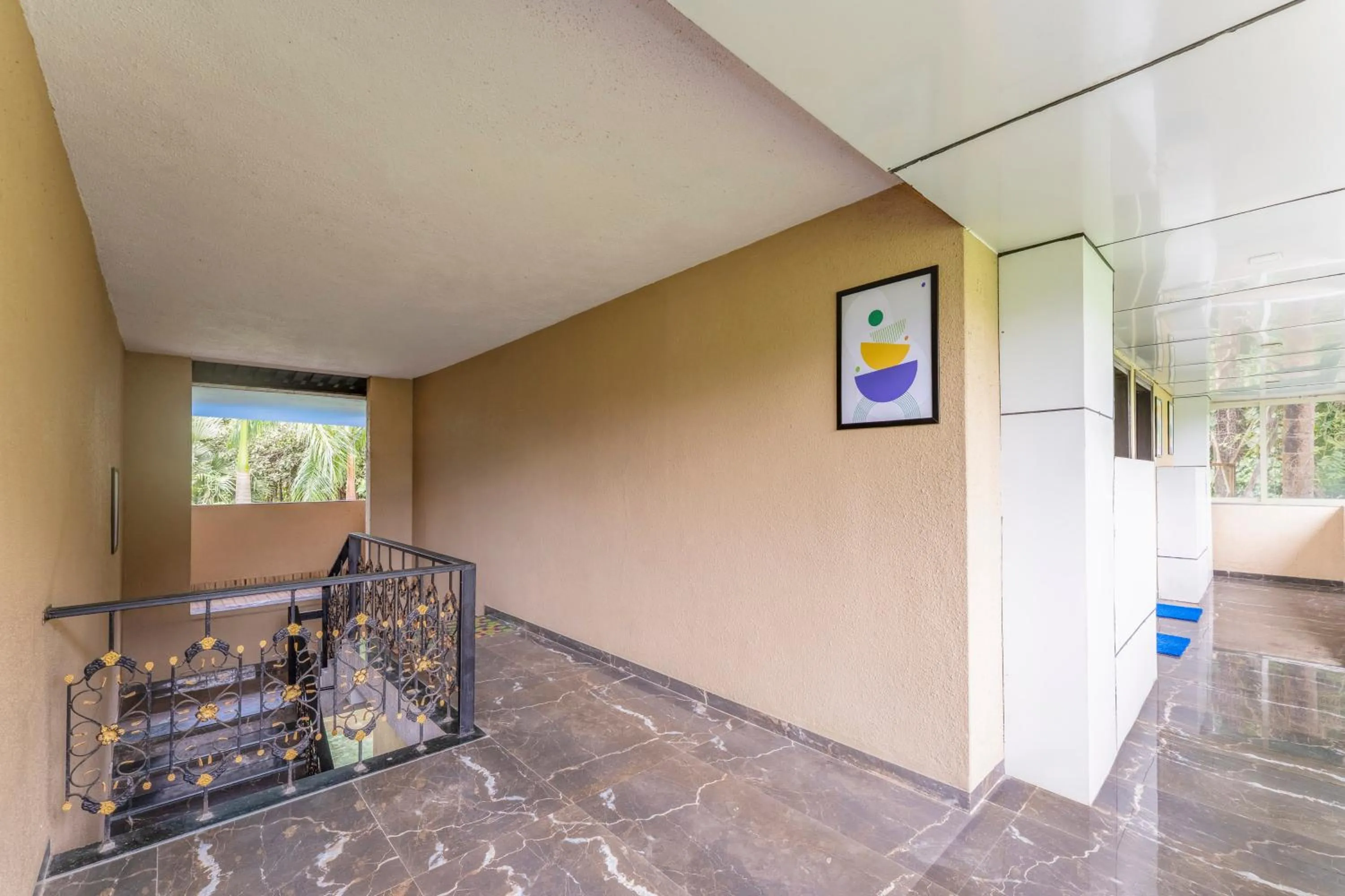 Lobby or reception in Treebo Blue Roof, Kelwa