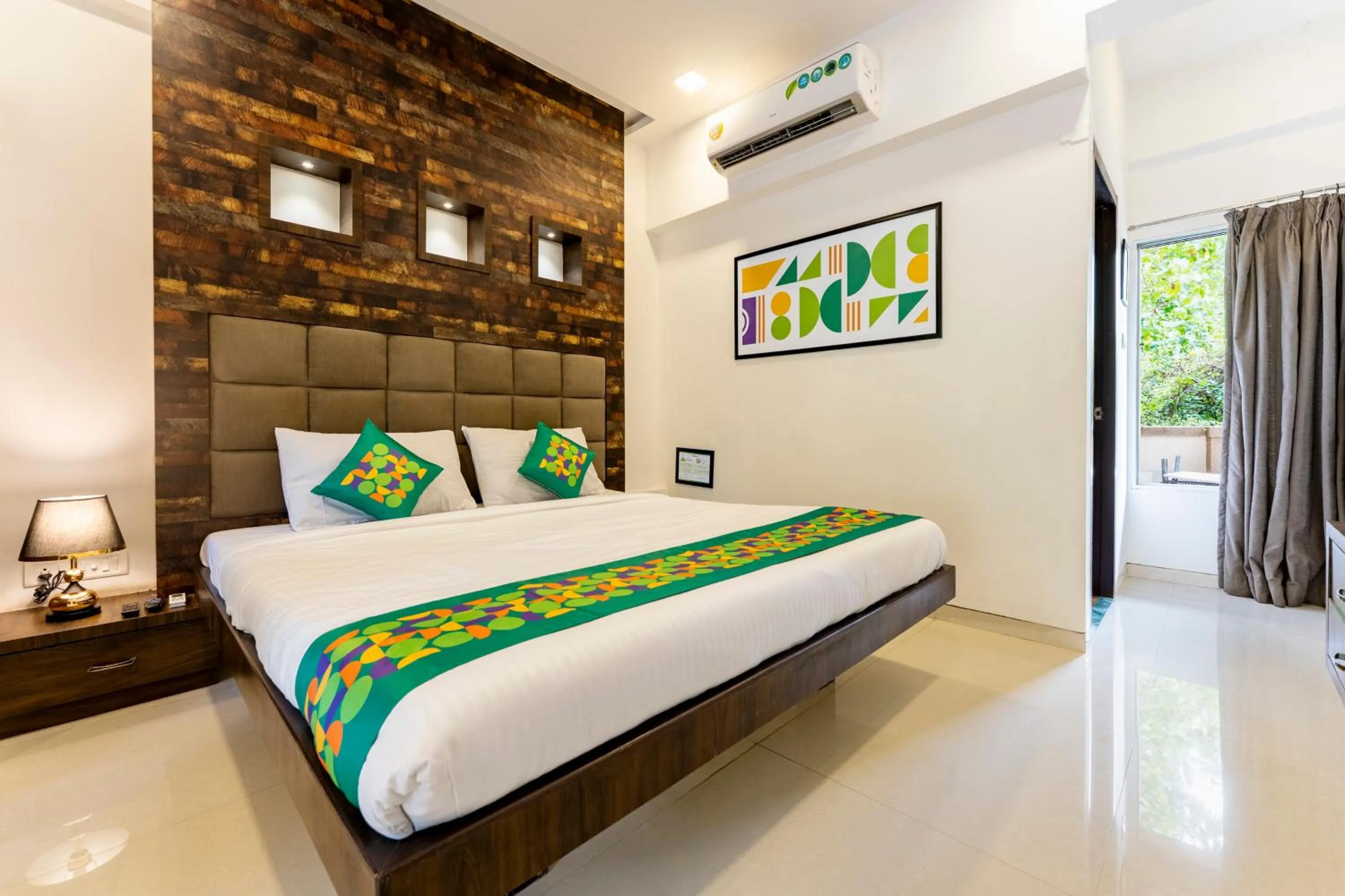 Bedroom, Bed in Treebo Blue Roof, Kelwa