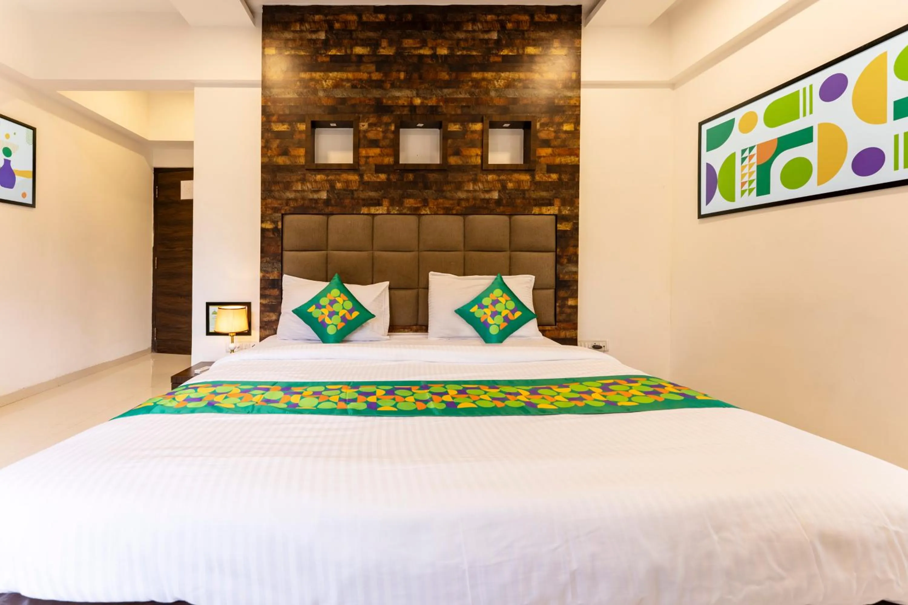 Bedroom, Bed in Treebo Blue Roof, Kelwa