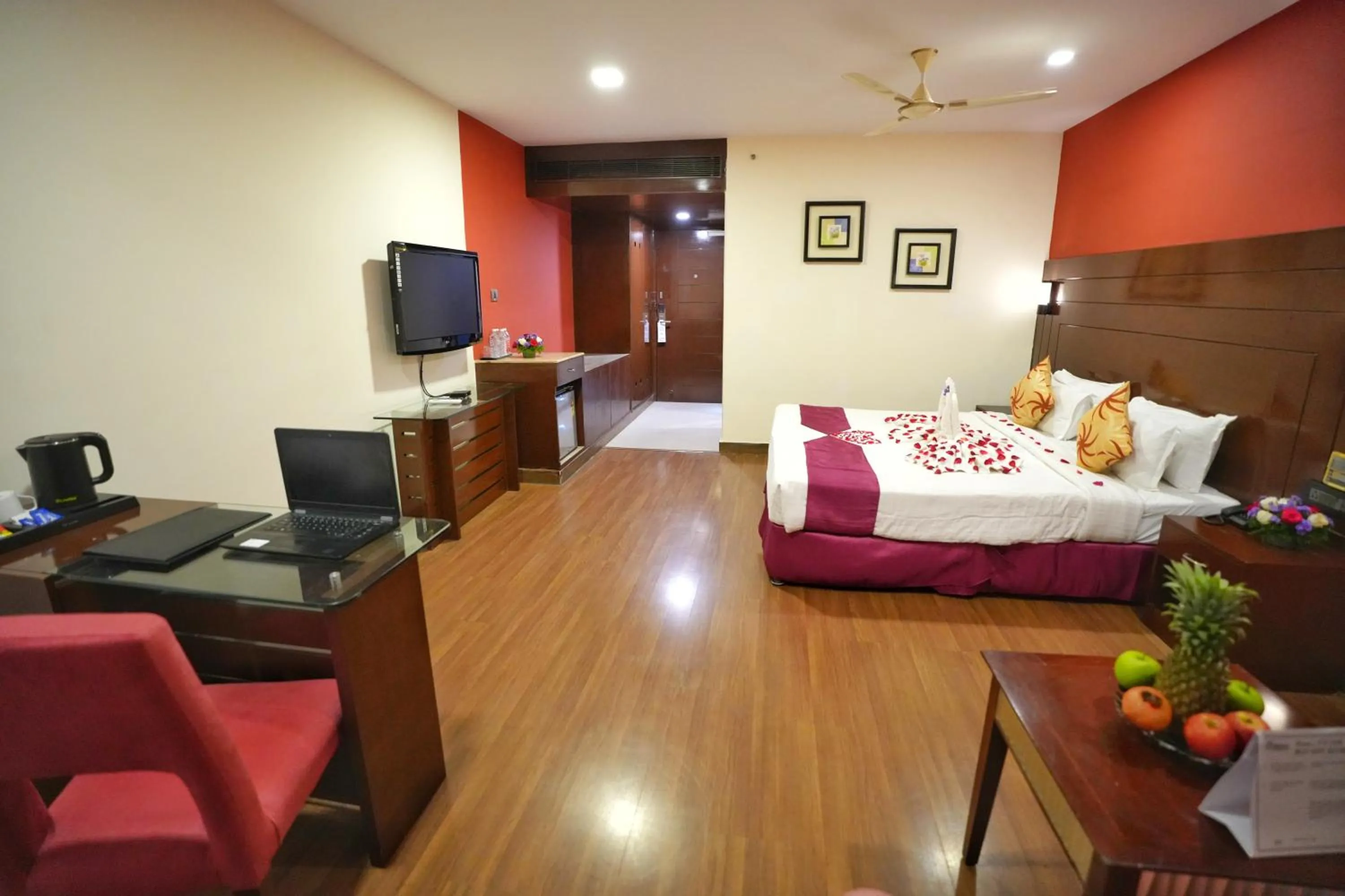 Bedroom, Bed in The Altruist One Continent