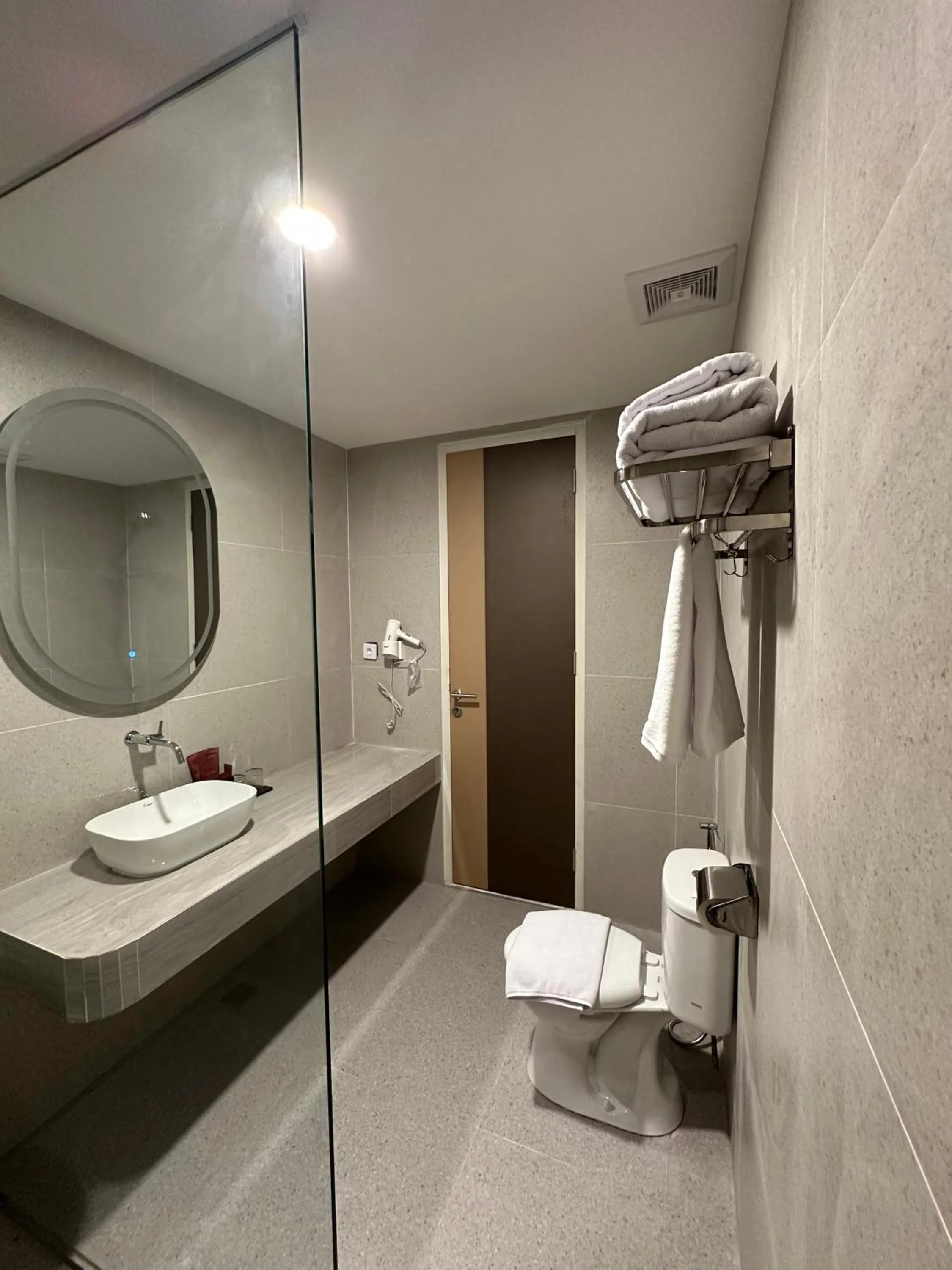 Shower in Anaya Azana Hotel & Villa Tawangmangu