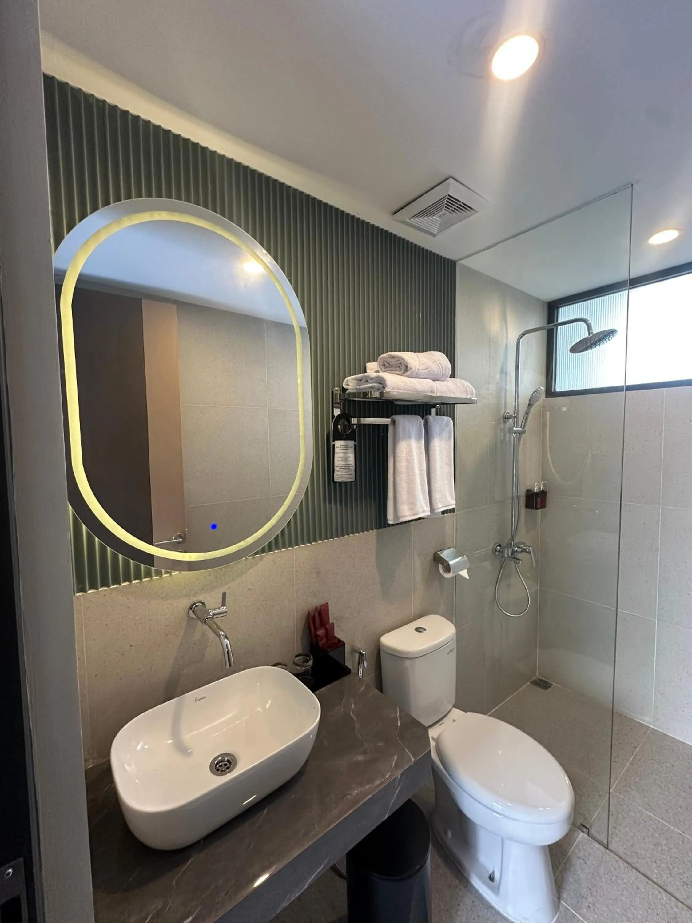 Shower in Anaya Azana Hotel & Villa Tawangmangu