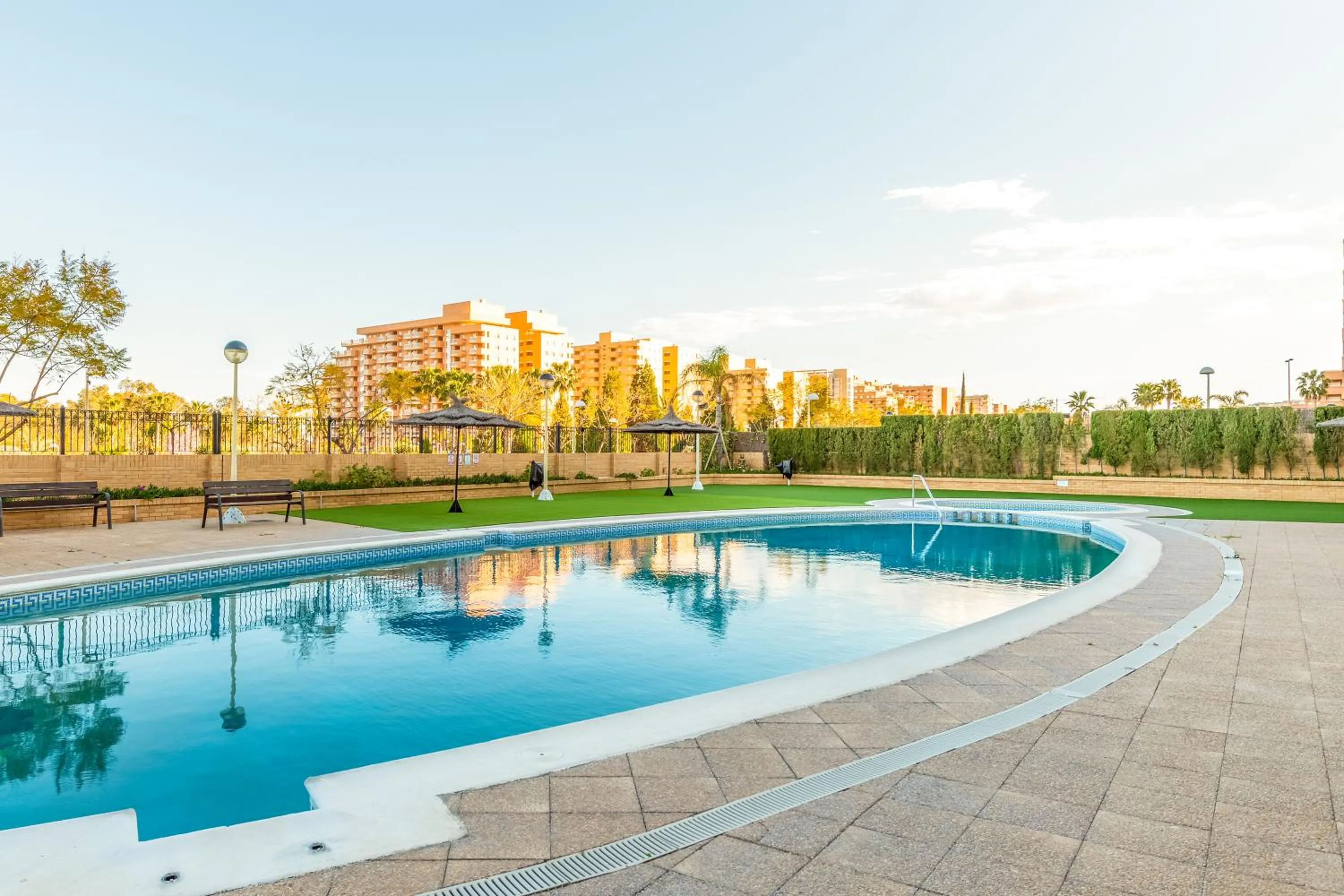 Swimming pool in Vacaciones Oromarina Azahar