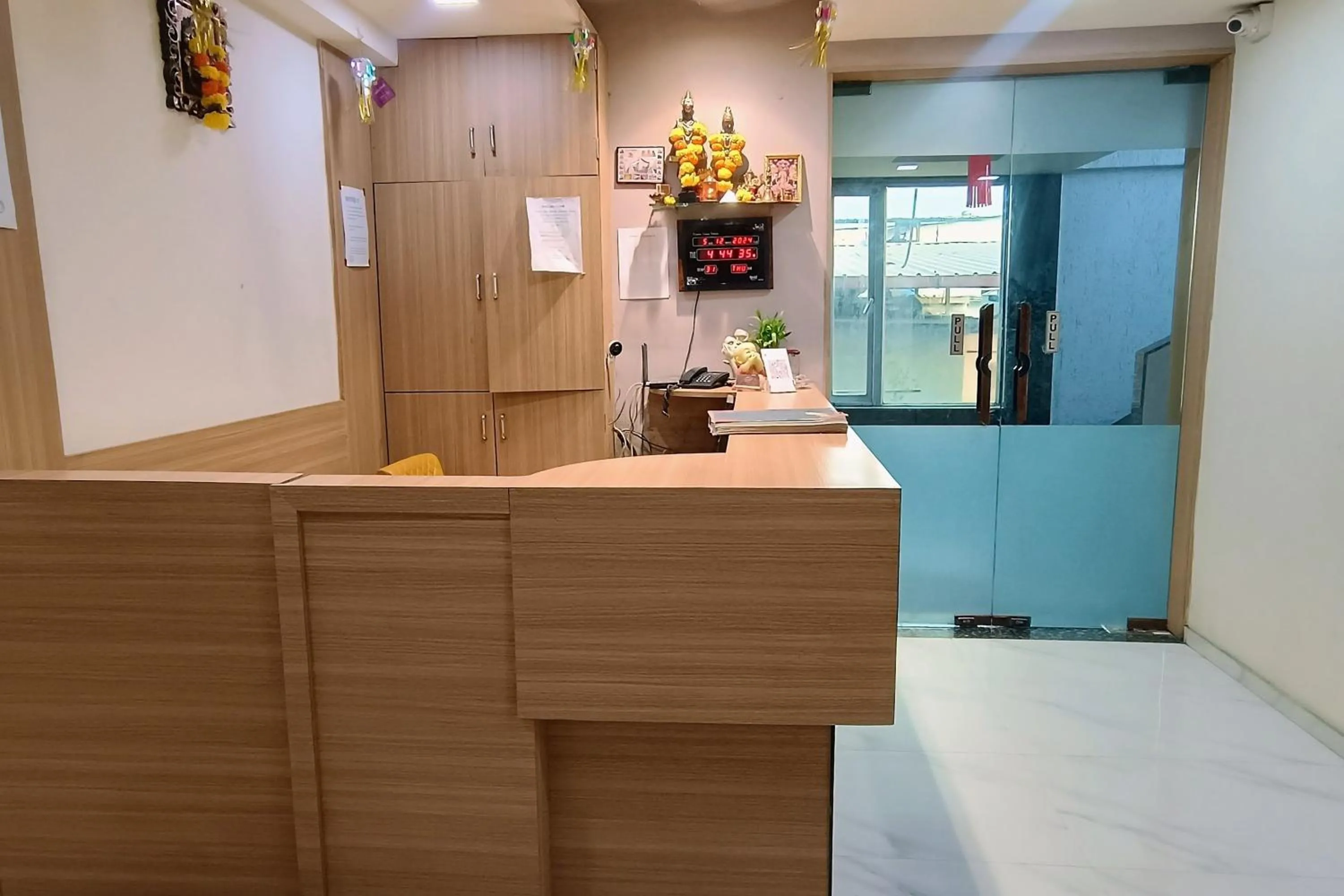 Lobby or reception in Hotel Stay Inn near Bhiwandi Thane Railway Station