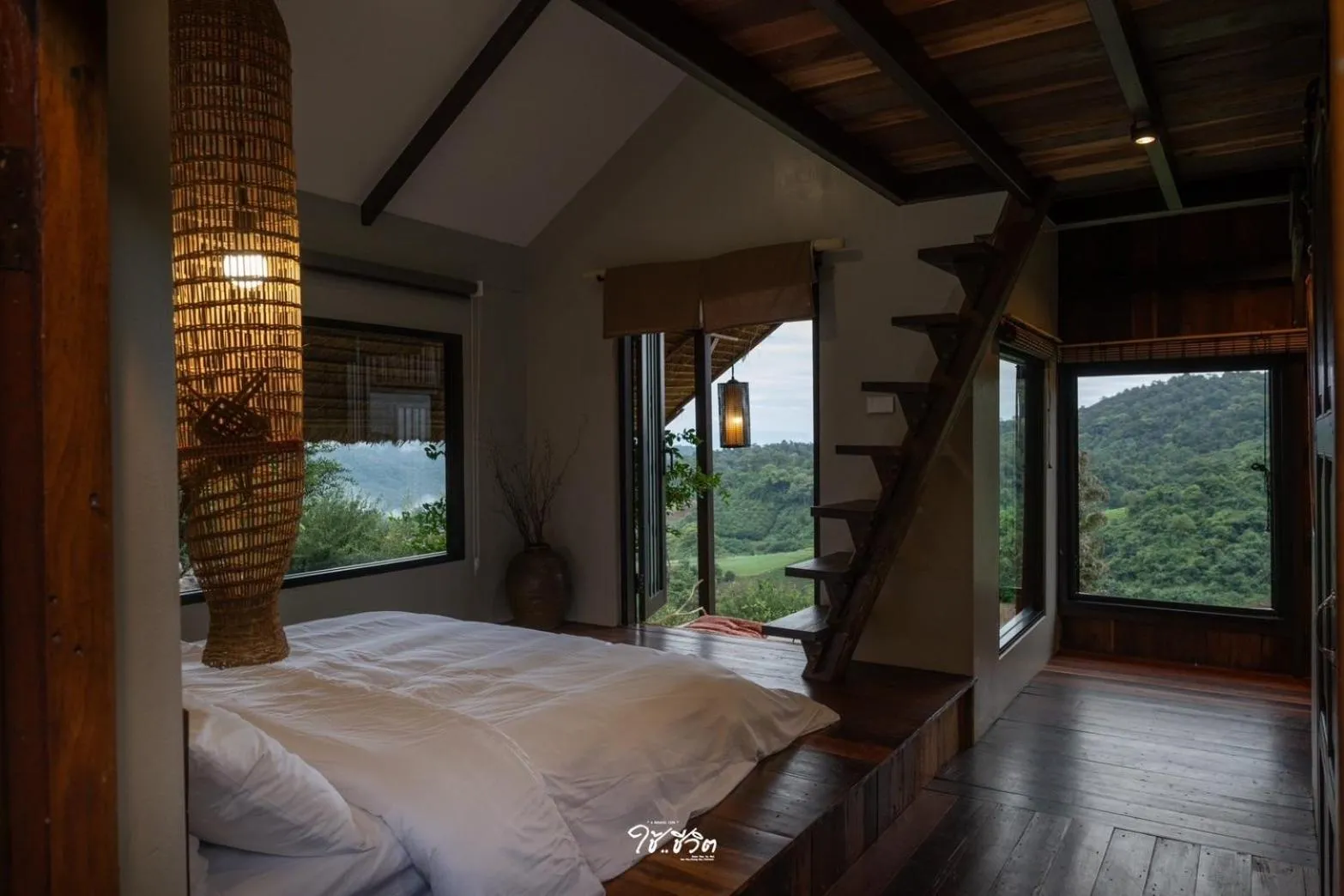 Bed in Chai Cheevit Maesa