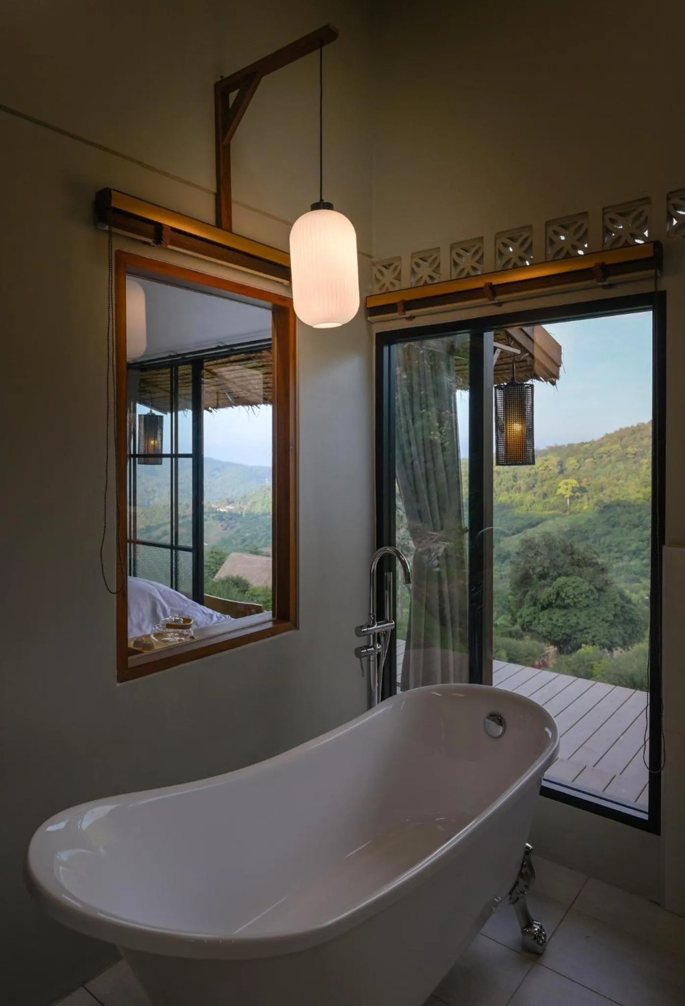 Hot Tub in Chai Cheevit Maesa