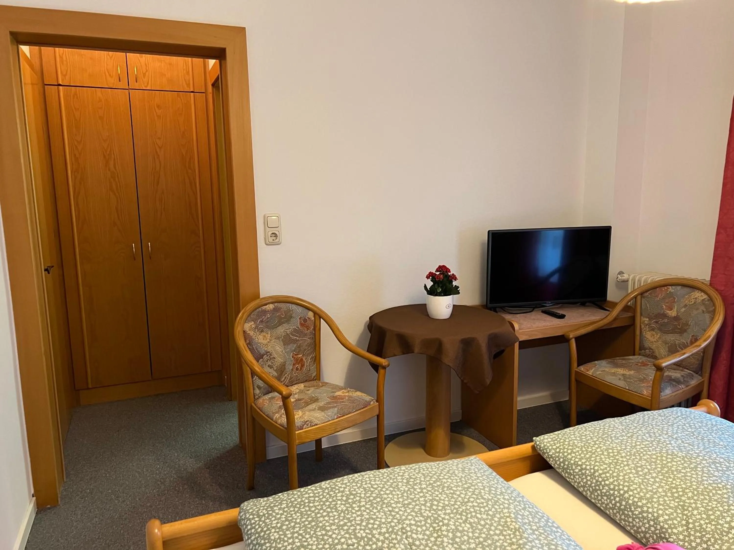 Communal lounge/ TV room in Weisses Rössl am See