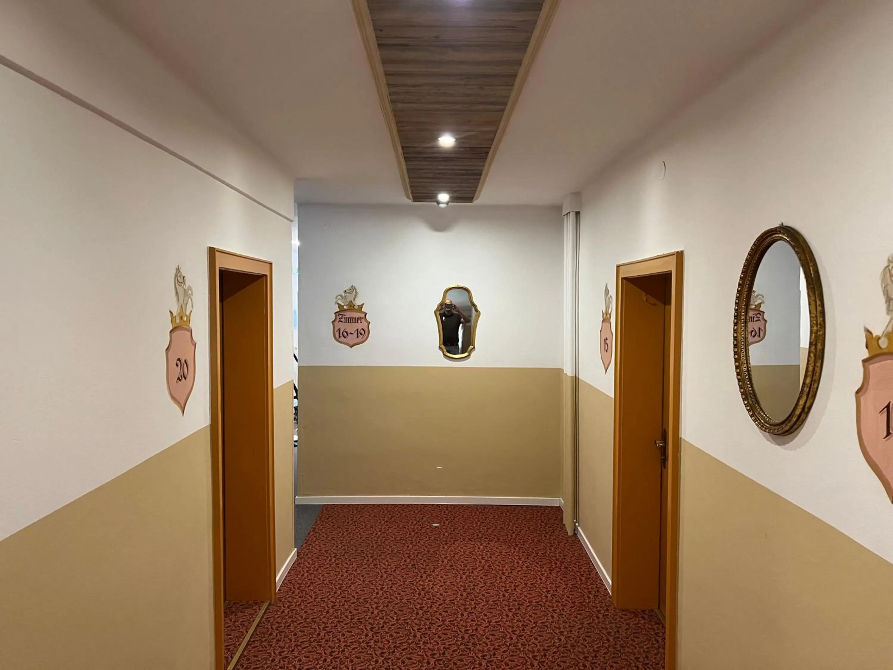 Property building in Weisses Rössl am See