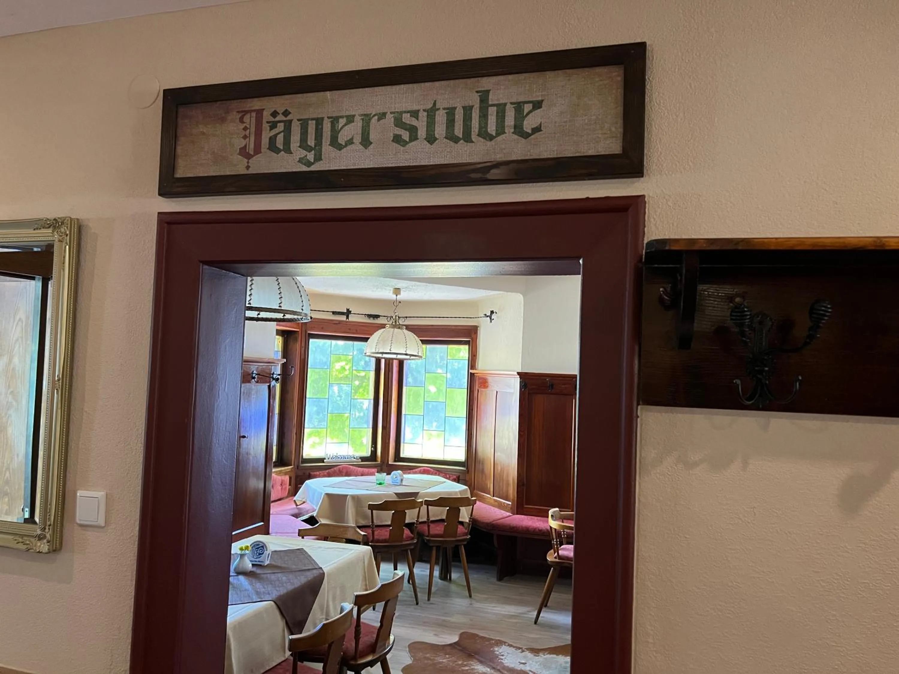 Restaurant/places to eat in Weisses Rössl am See