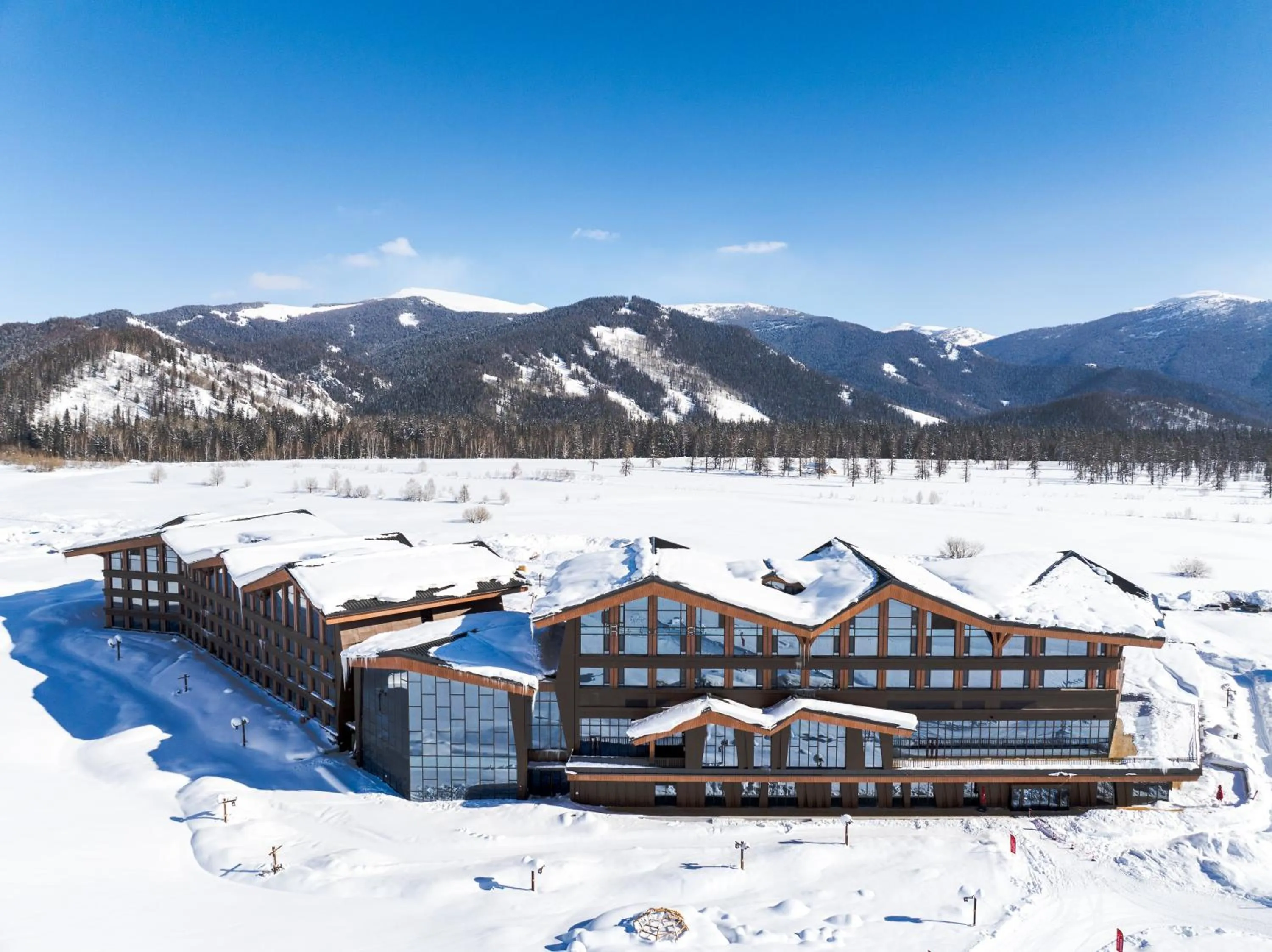 Skiing in Holiday Inn Resort Kanas Hemu by IHG