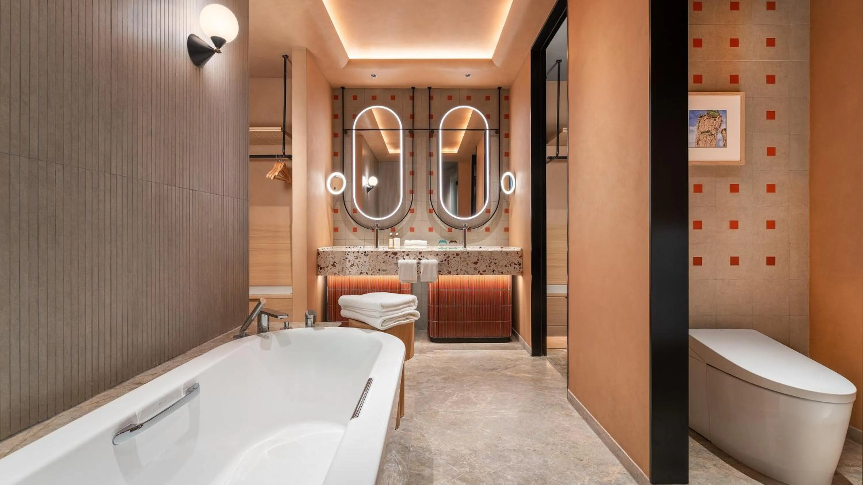 Photo of the whole room, Bed in Holiday Inn Resort Kanas Hemu by IHG