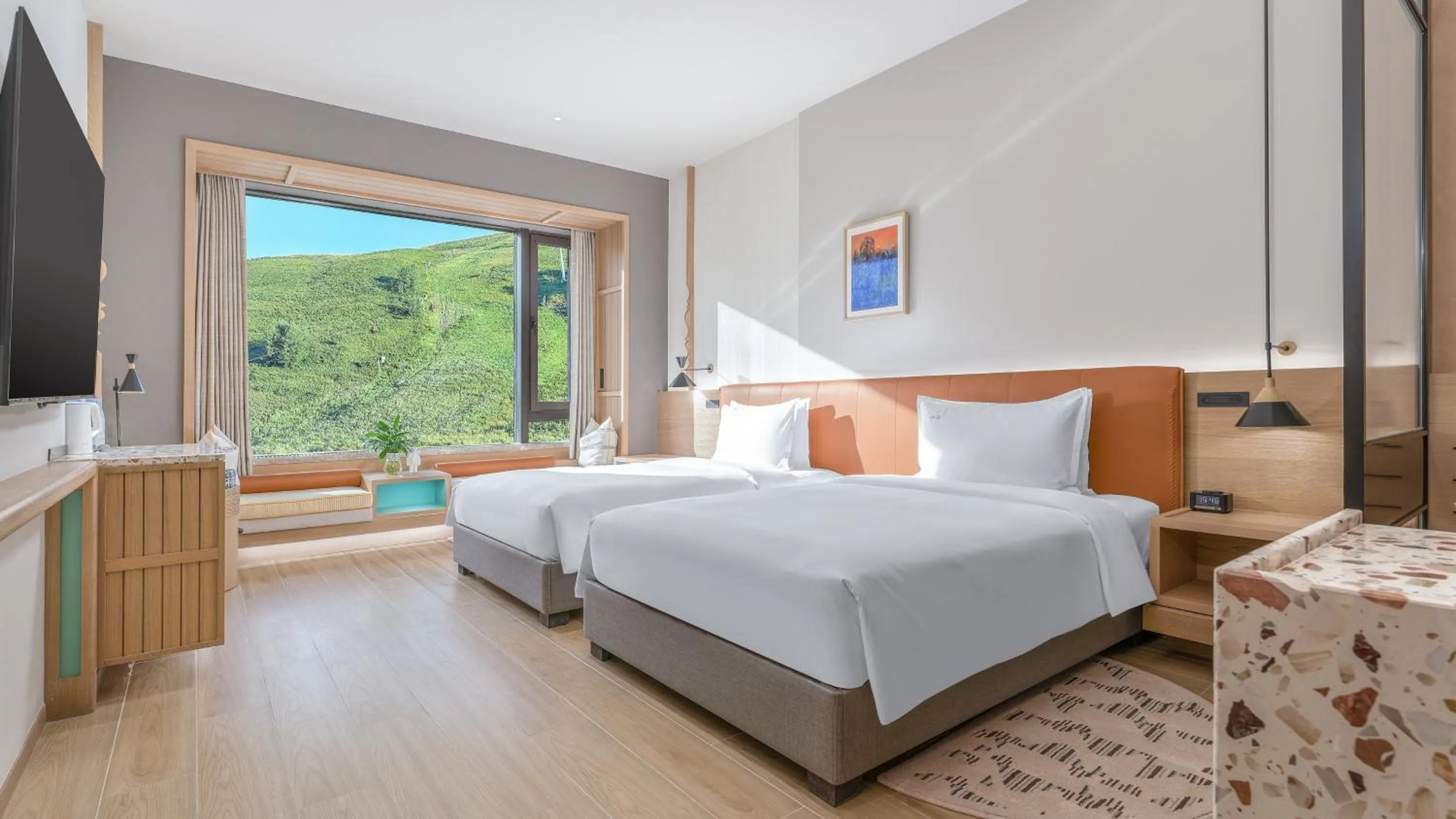 Photo of the whole room, Bed in Holiday Inn Resort Kanas Hemu by IHG