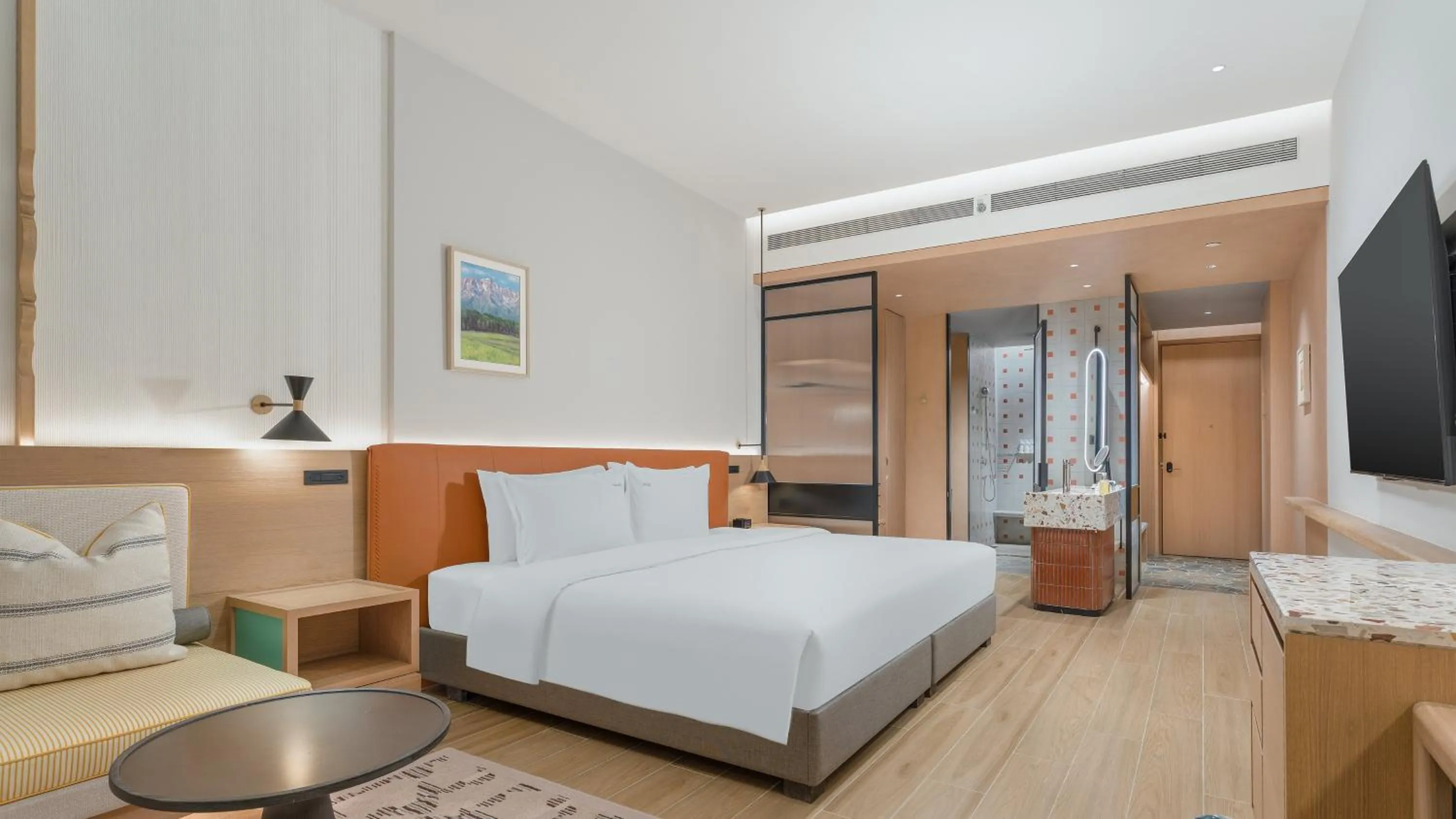 Photo of the whole room, Bed in Holiday Inn Resort Kanas Hemu by IHG