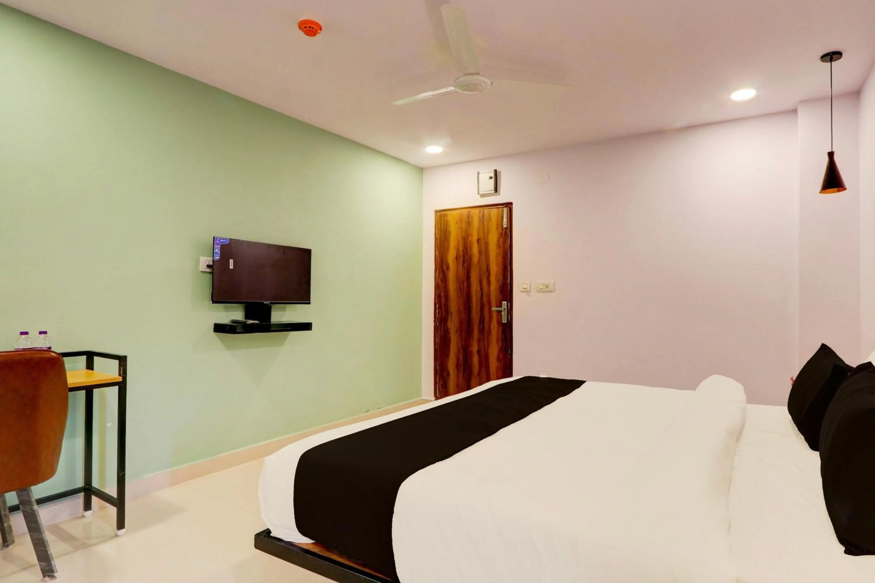 Bedroom, Bed in Super Townhouse RCC Marvel