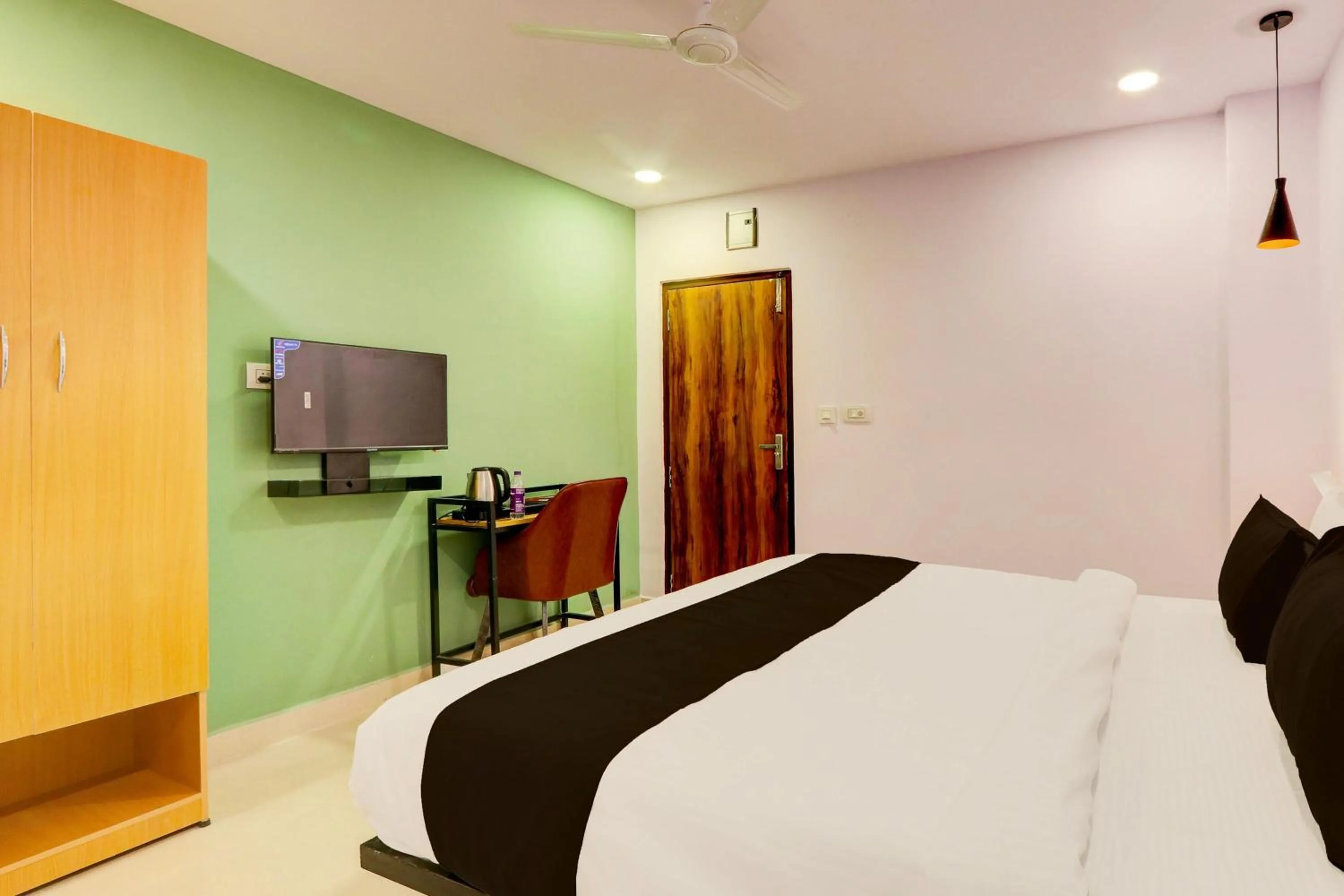 Bedroom, Bed in Super Townhouse RCC Marvel