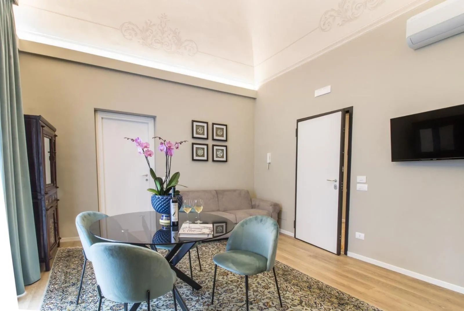 TV and multimedia in Archimedes suites