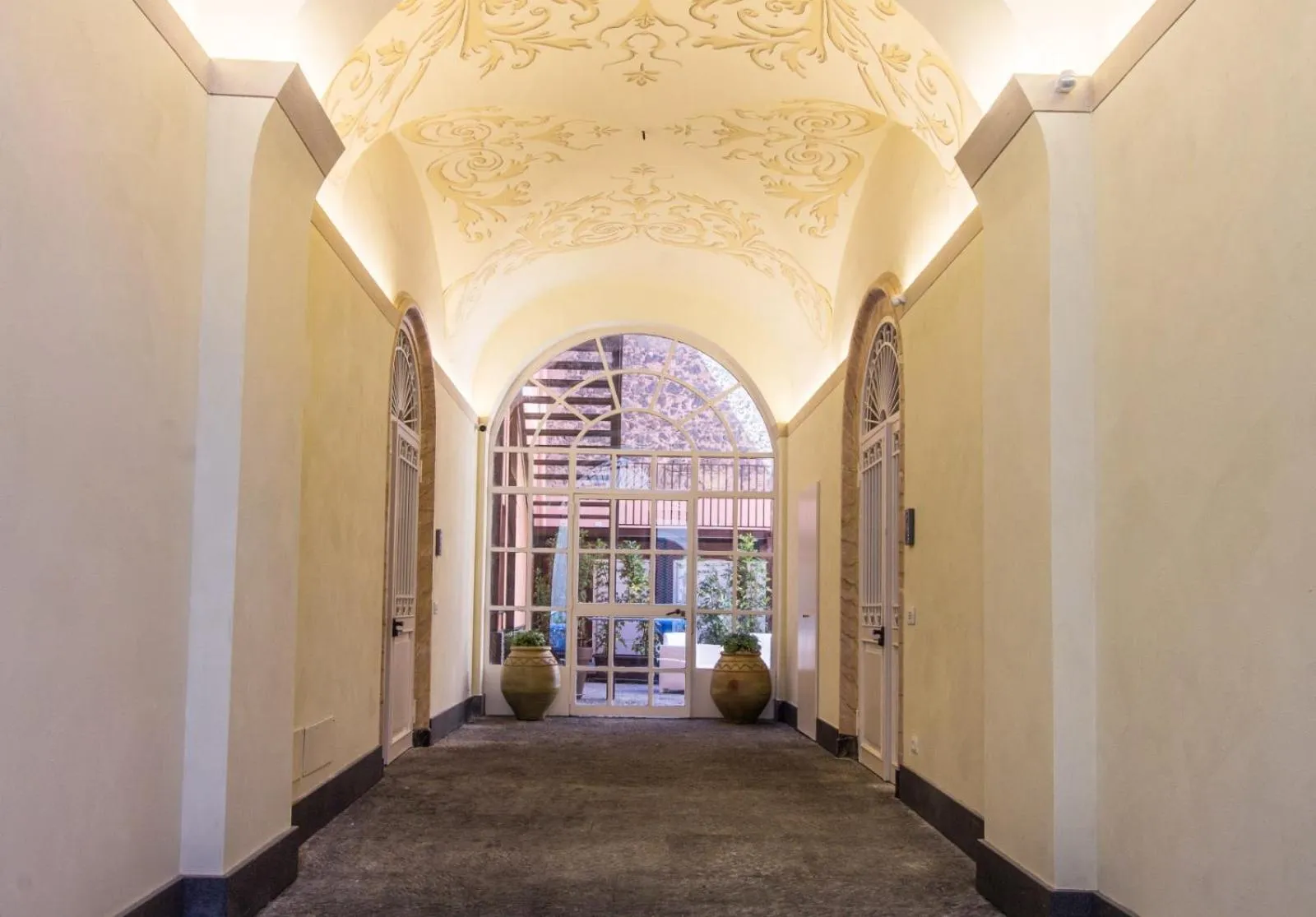 Facade/entrance in Archimedes suites