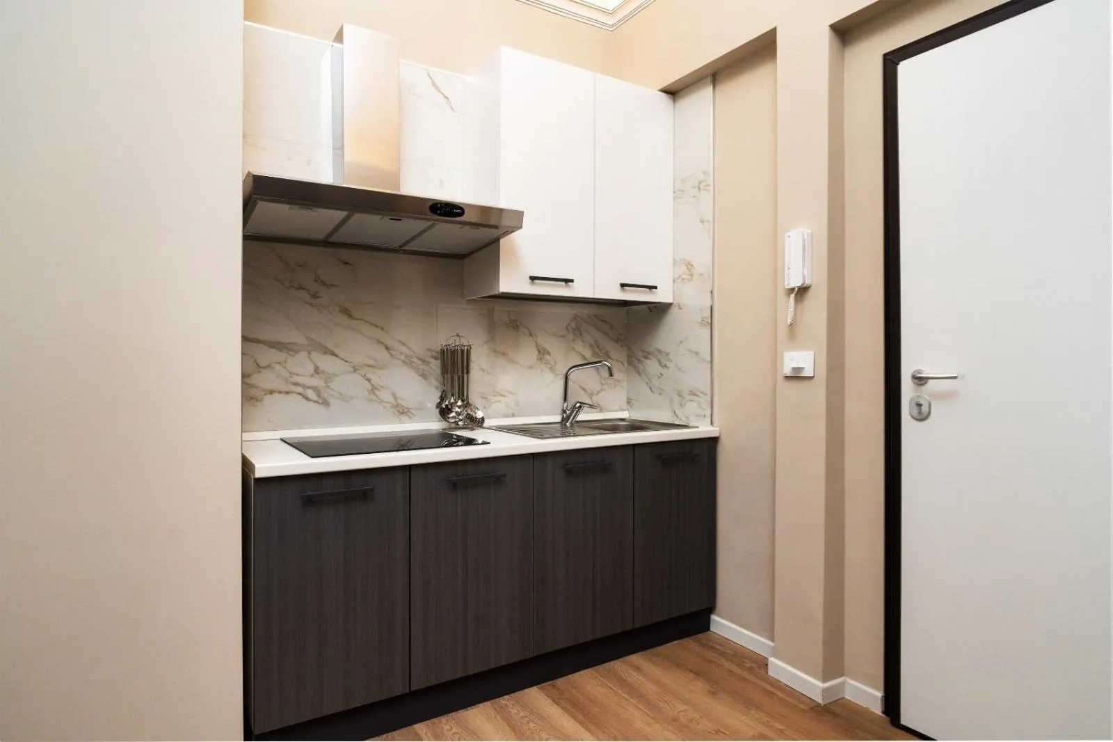 Kitchen or kitchenette in Archimedes suites