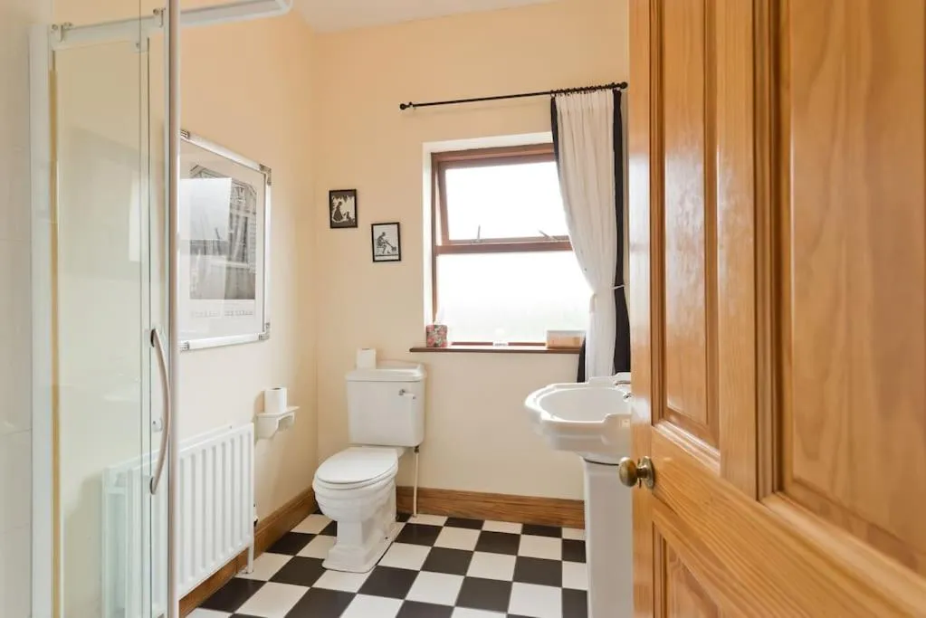 Bathroom in Ash House Bed and Breakfast