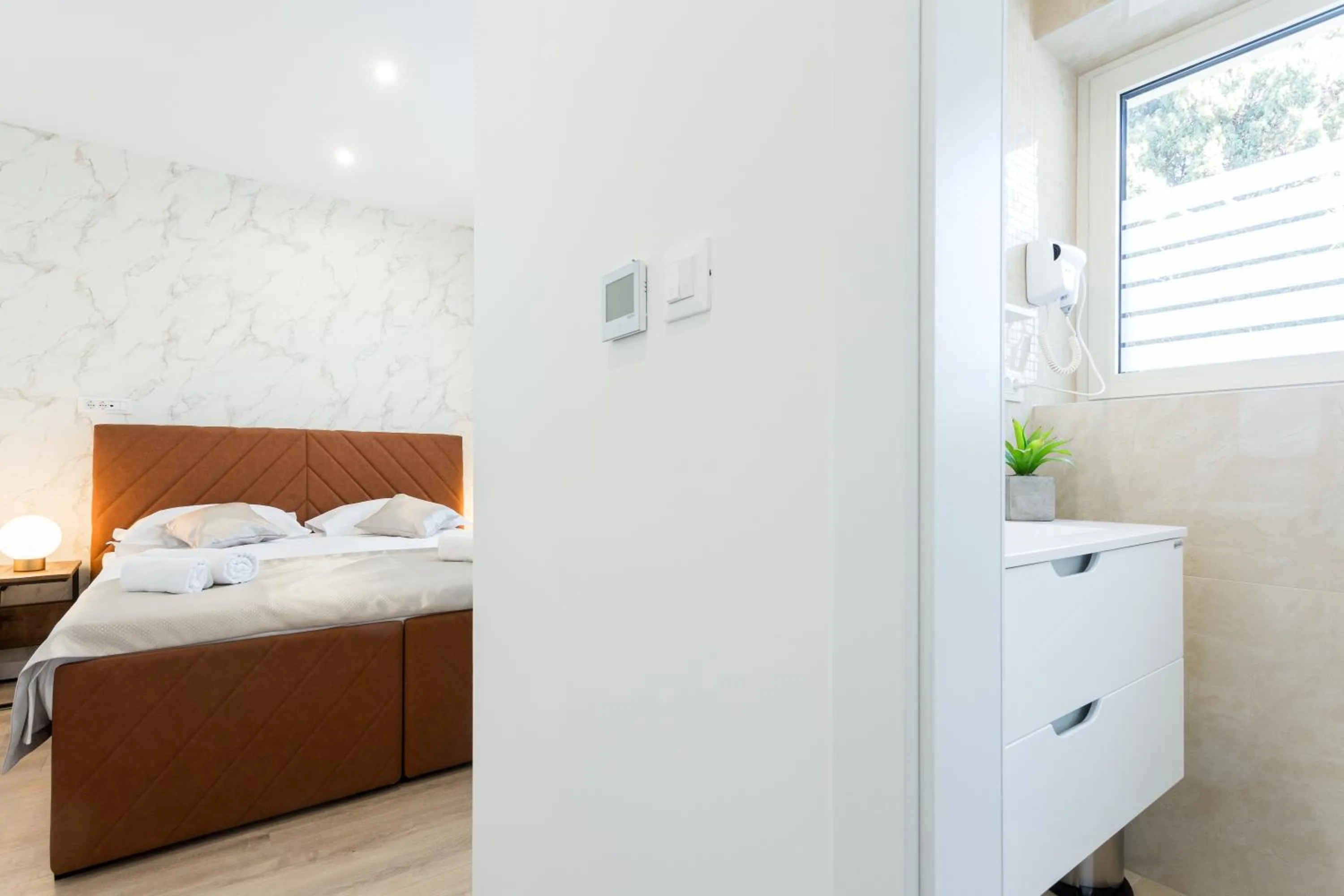 Bedroom, Bed in Shine of Life Luxury Rooms