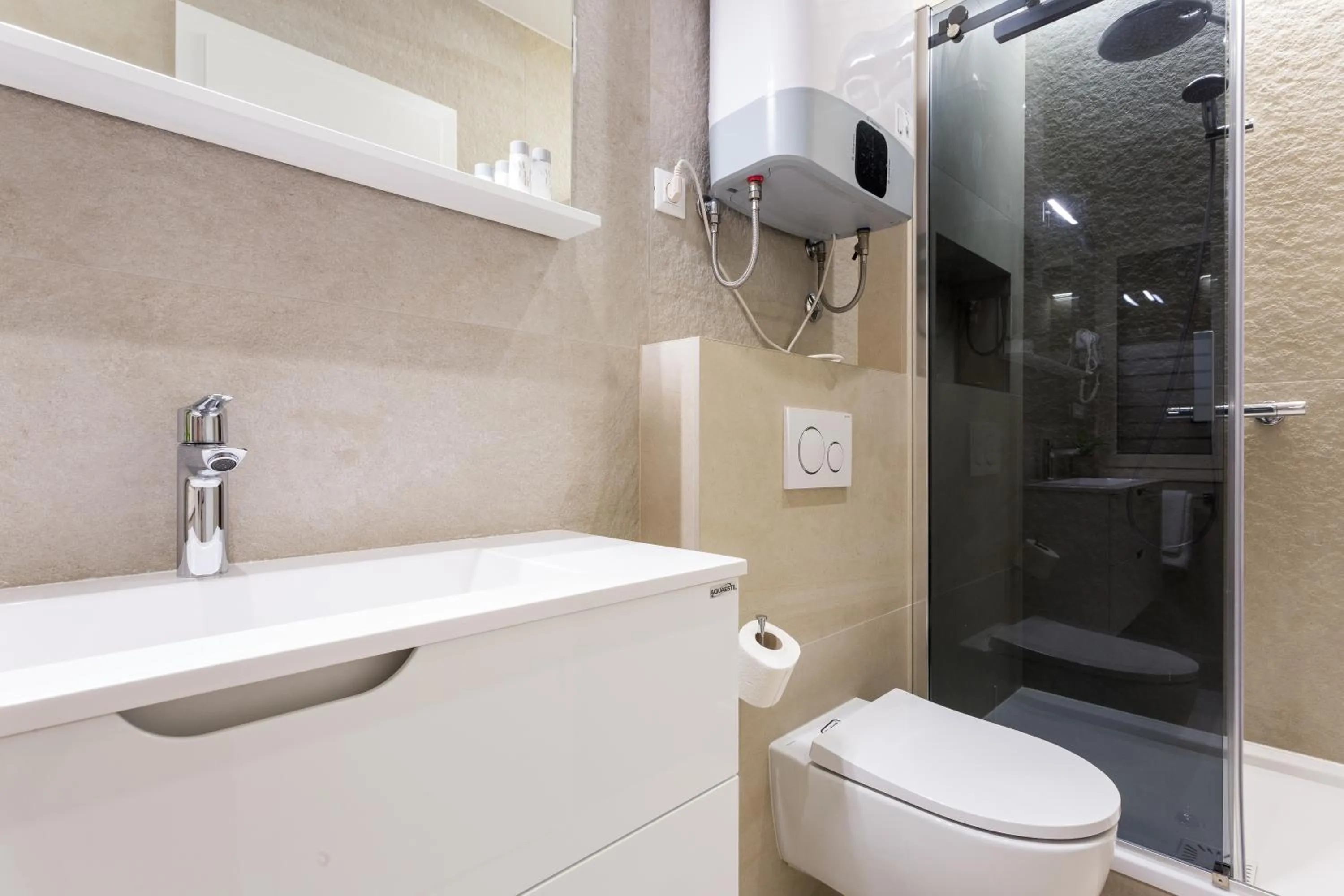 Bathroom in Shine of Life Luxury Rooms