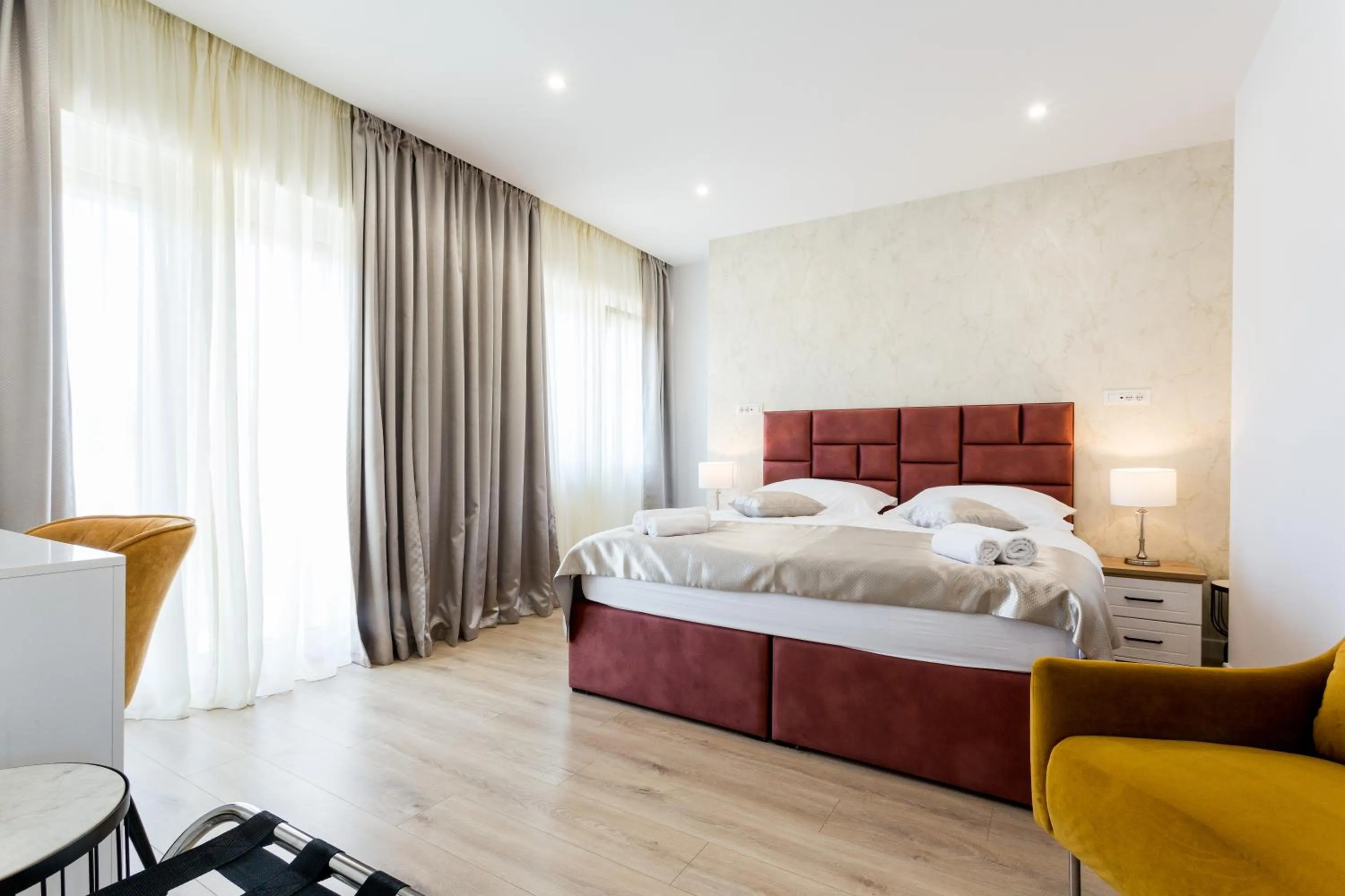 Bedroom, Bed in Shine of Life Luxury Rooms