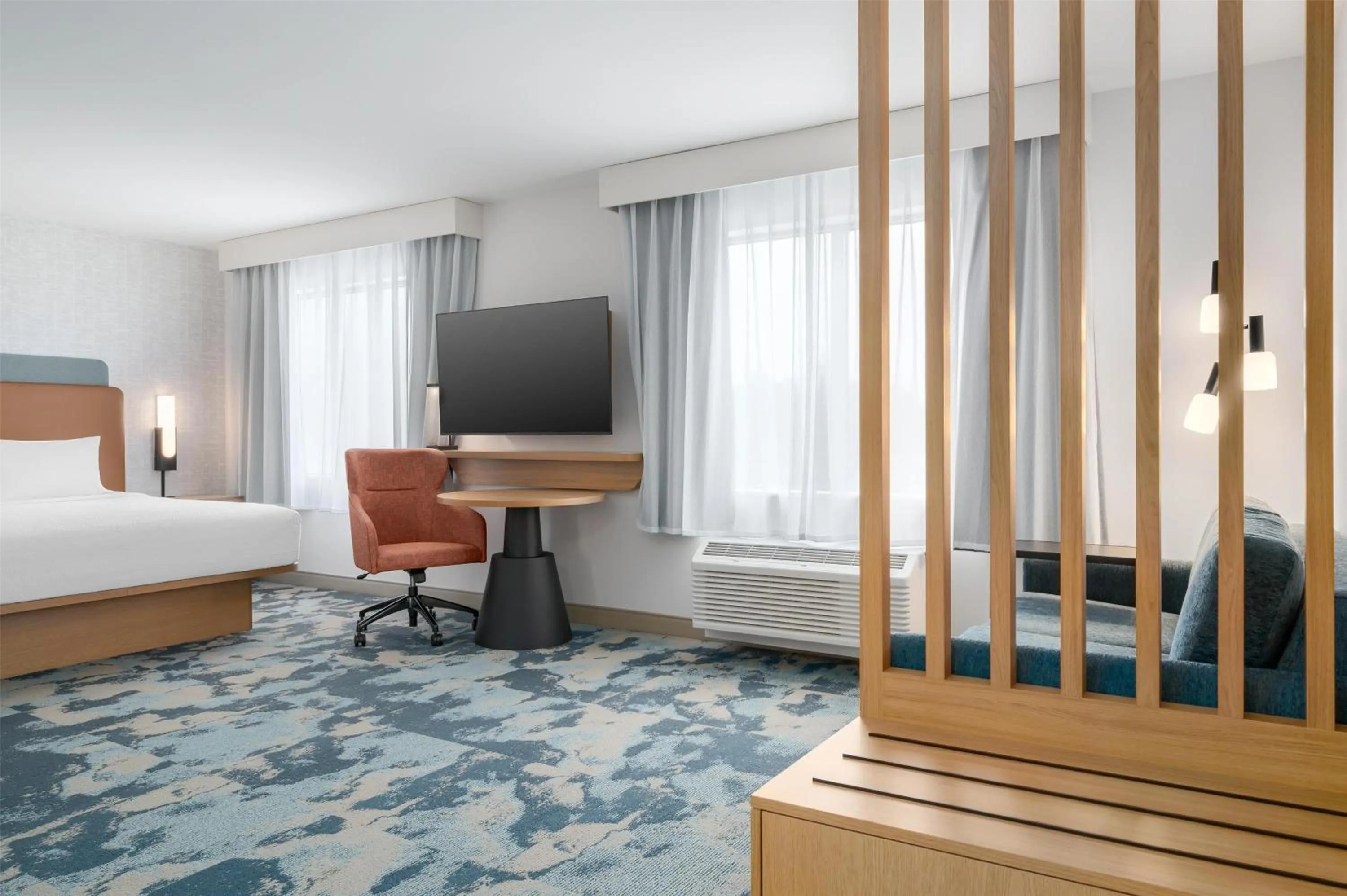 Living room, Bed in Hampton Inn & Suites Alpena