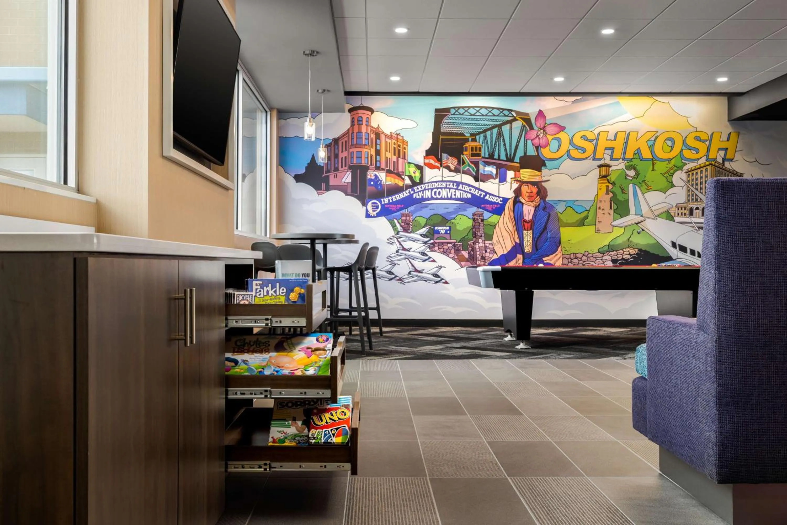 Lobby or reception in Tru By Hilton Oshkosh