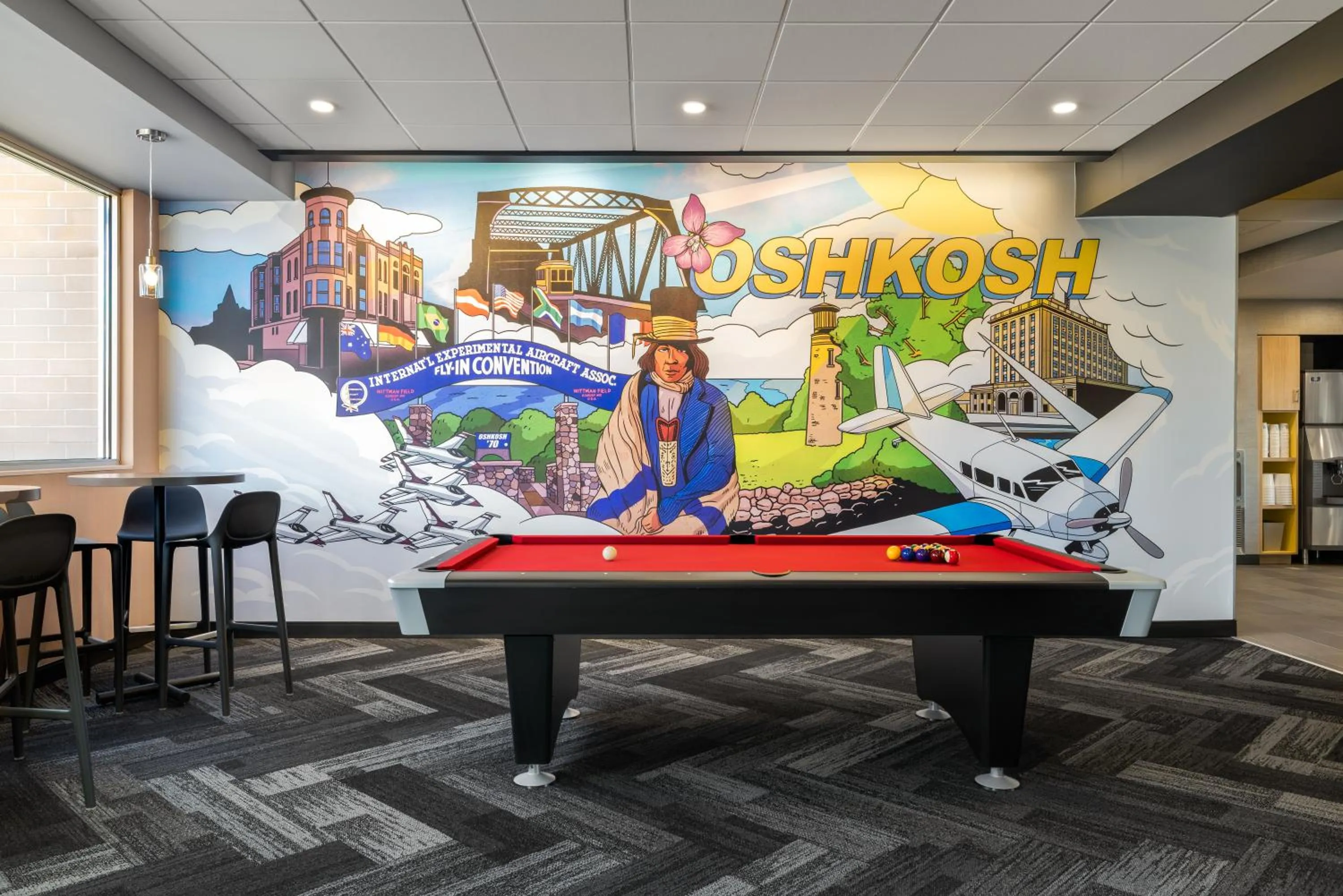 Communal lounge/ TV room in Tru By Hilton Oshkosh