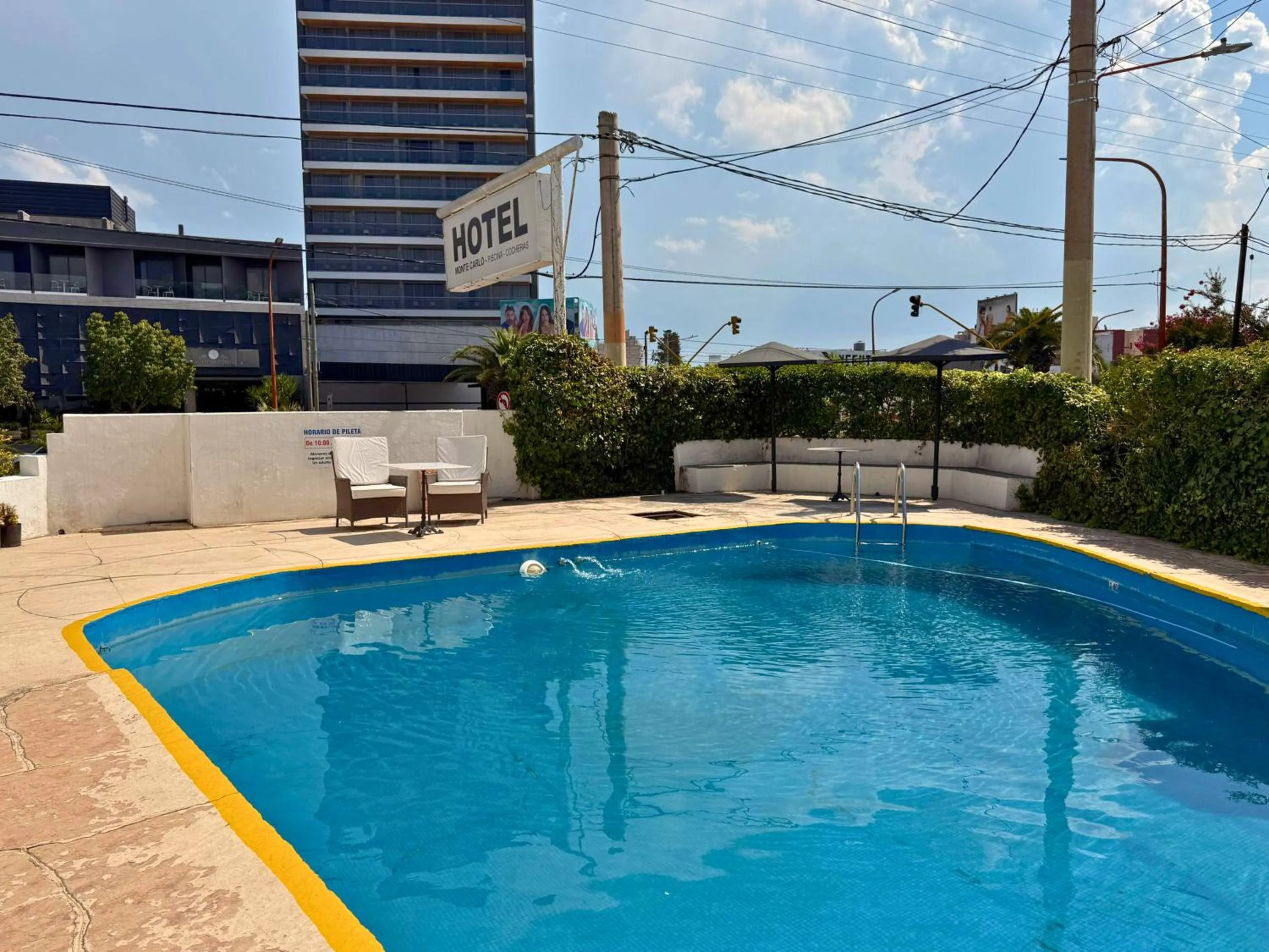 Swimming pool in Hotel Montecarlo PSH