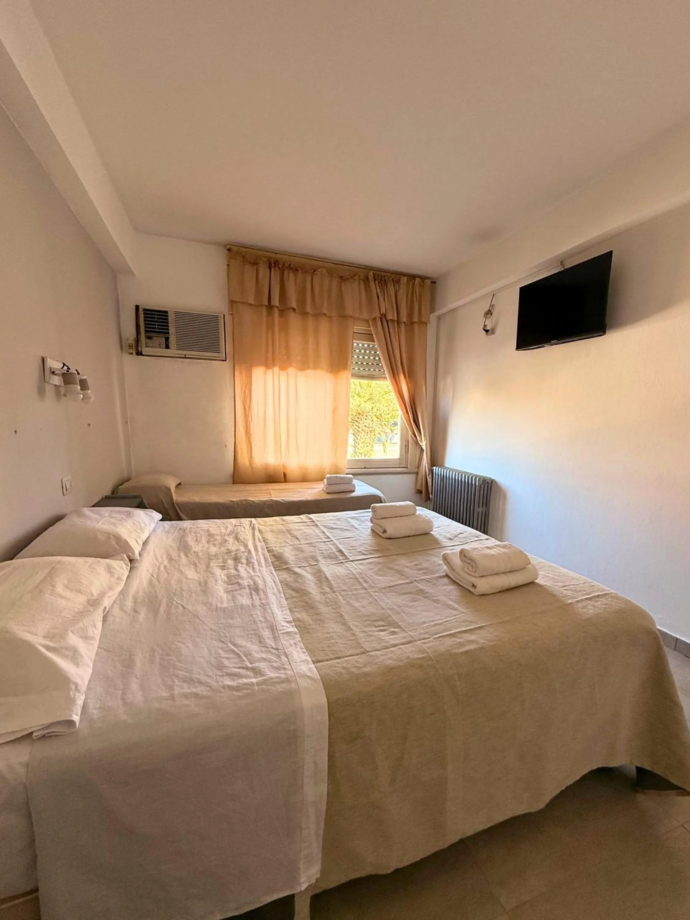 Bed in Hotel Montecarlo PSH